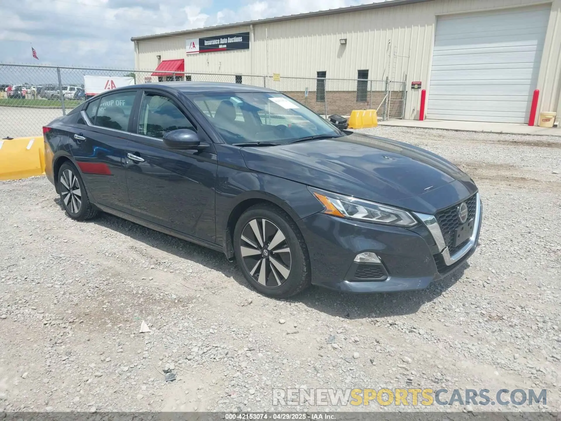 1 Photograph of a damaged car 1N4BL4DV5NN372589 NISSAN ALTIMA 2022