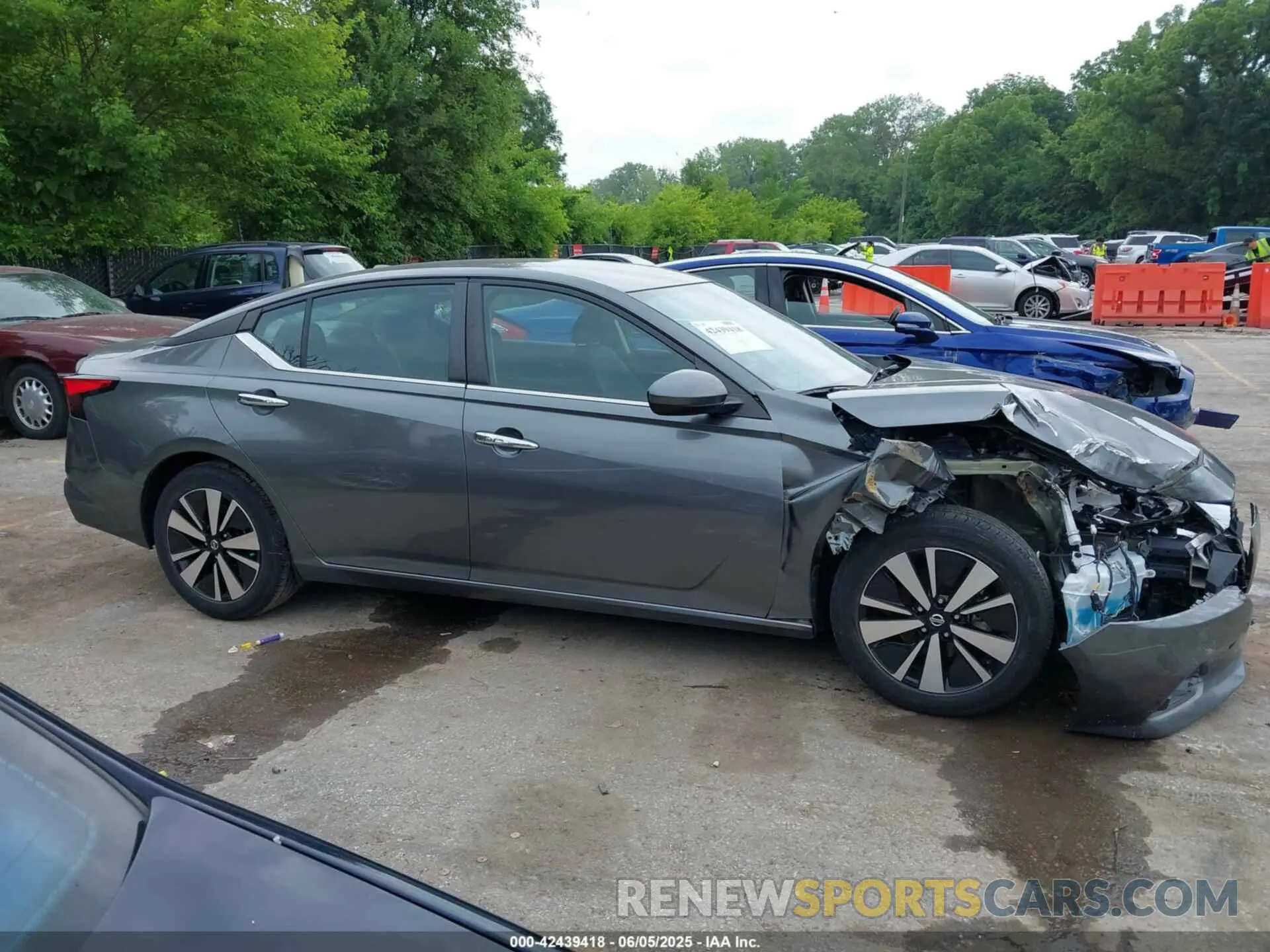 13 Photograph of a damaged car 1N4BL4DV5NN388453 NISSAN ALTIMA 2022