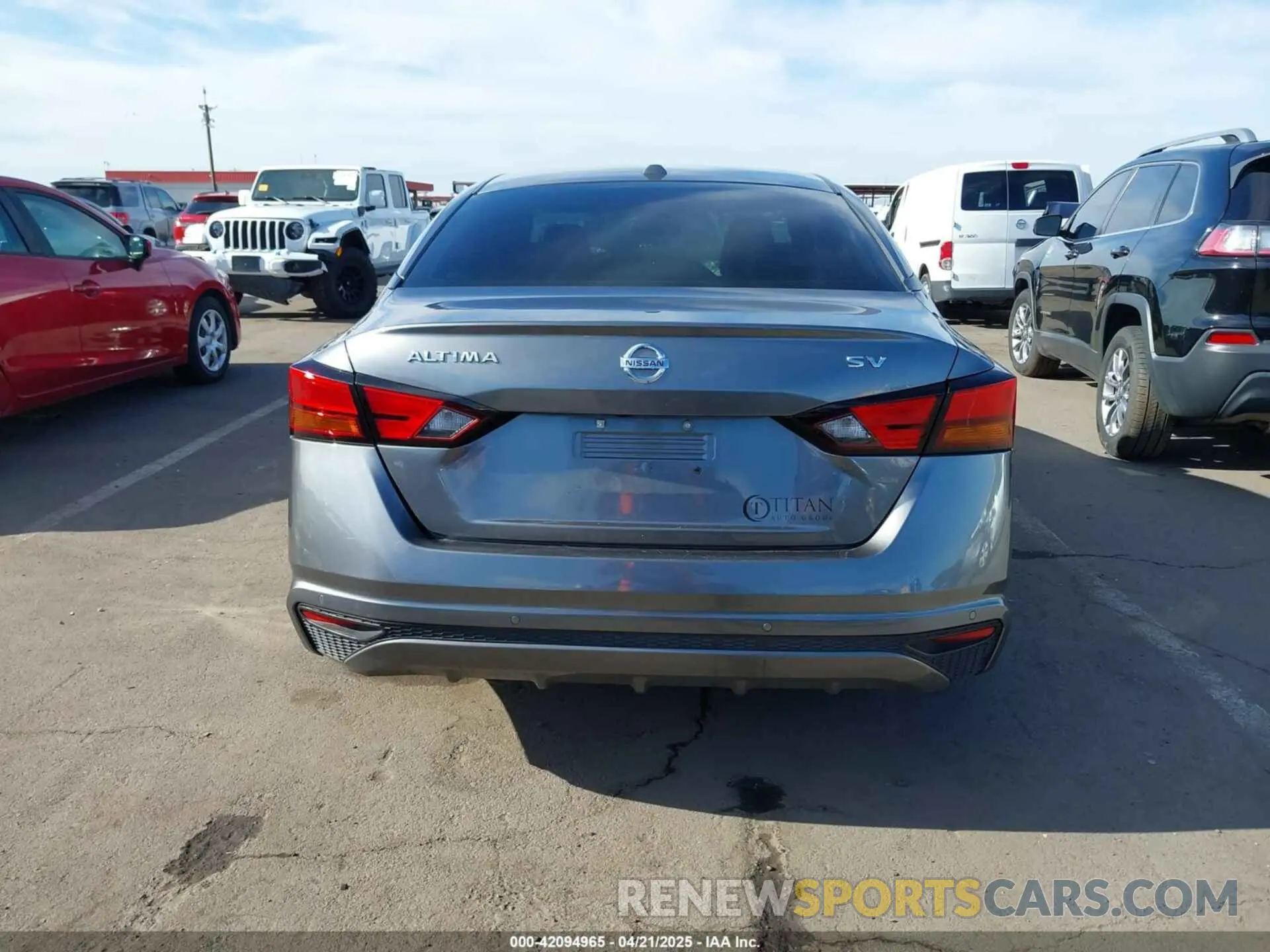 17 Photograph of a damaged car 1N4BL4DV5NN391336 NISSAN ALTIMA 2022