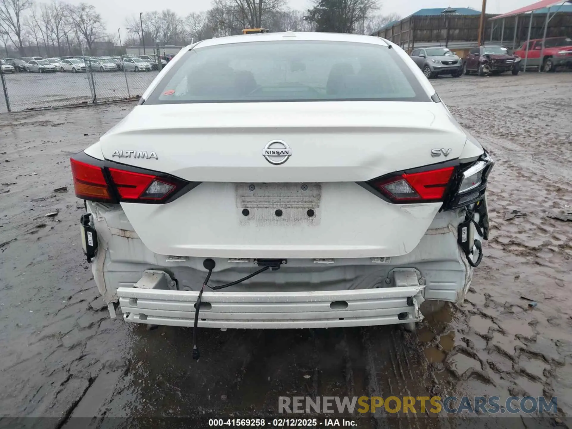 17 Photograph of a damaged car 1N4BL4DV6NN329735 NISSAN ALTIMA 2022
