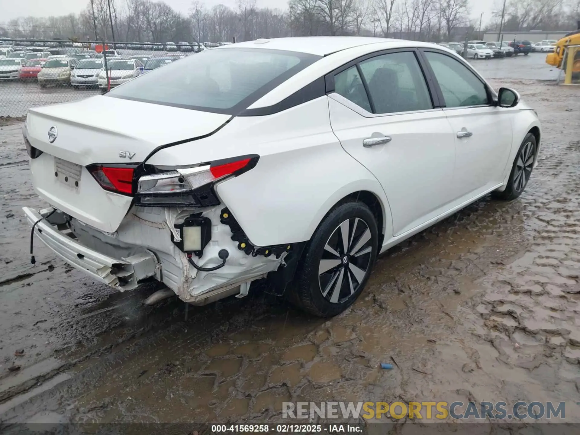 4 Photograph of a damaged car 1N4BL4DV6NN329735 NISSAN ALTIMA 2022