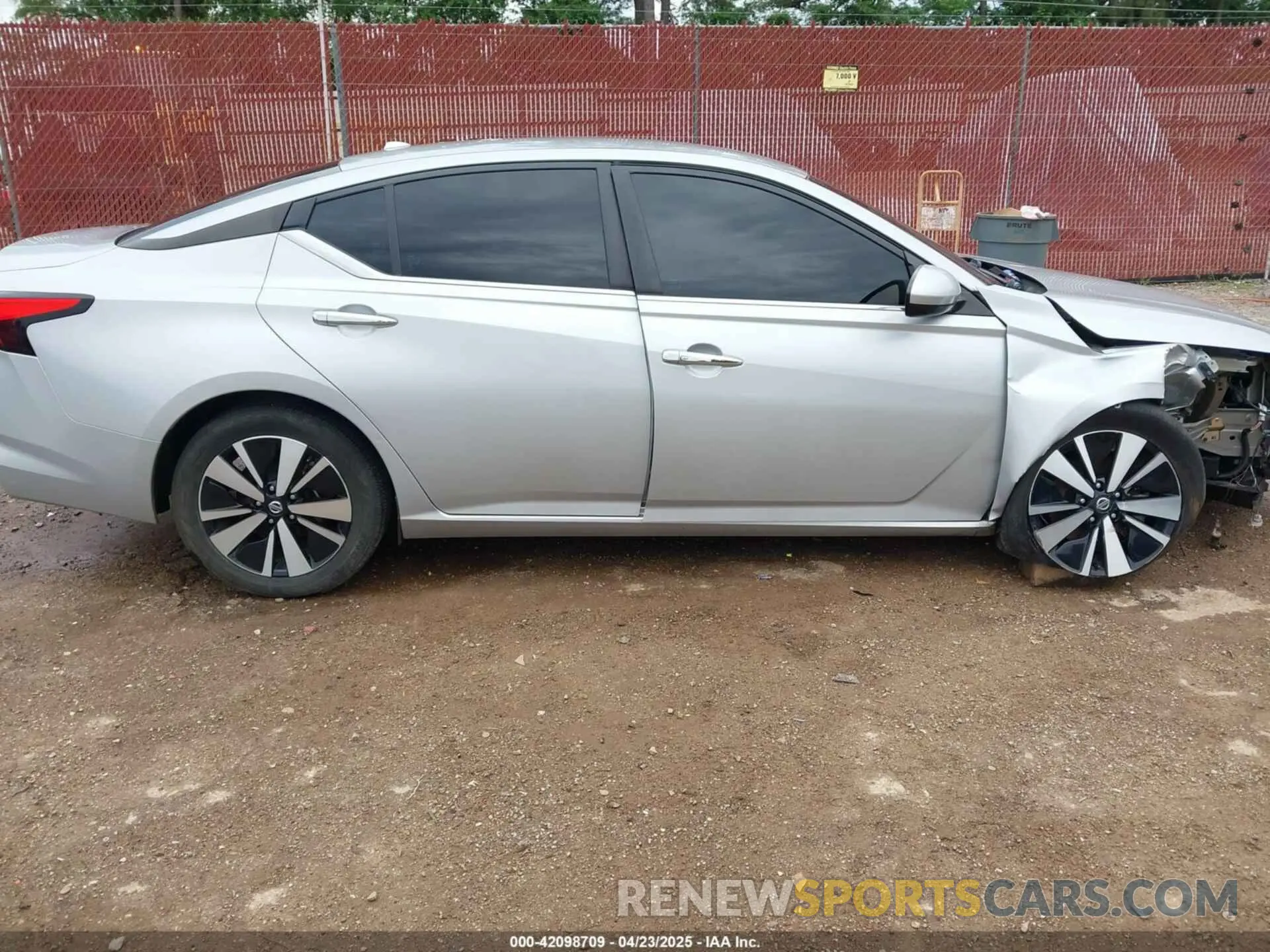 13 Photograph of a damaged car 1N4BL4DV6NN369779 NISSAN ALTIMA 2022