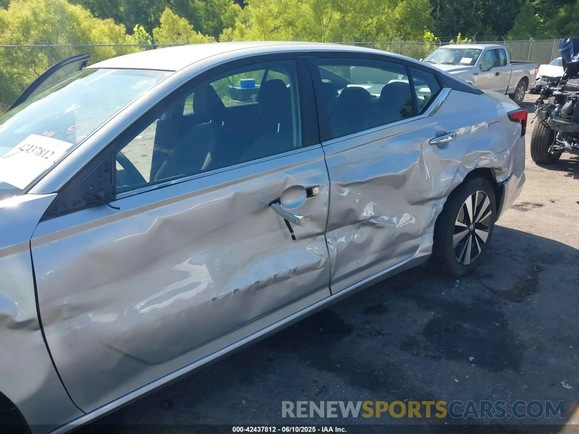 6 Photograph of a damaged car 1N4BL4DV6NN385495 NISSAN ALTIMA 2022