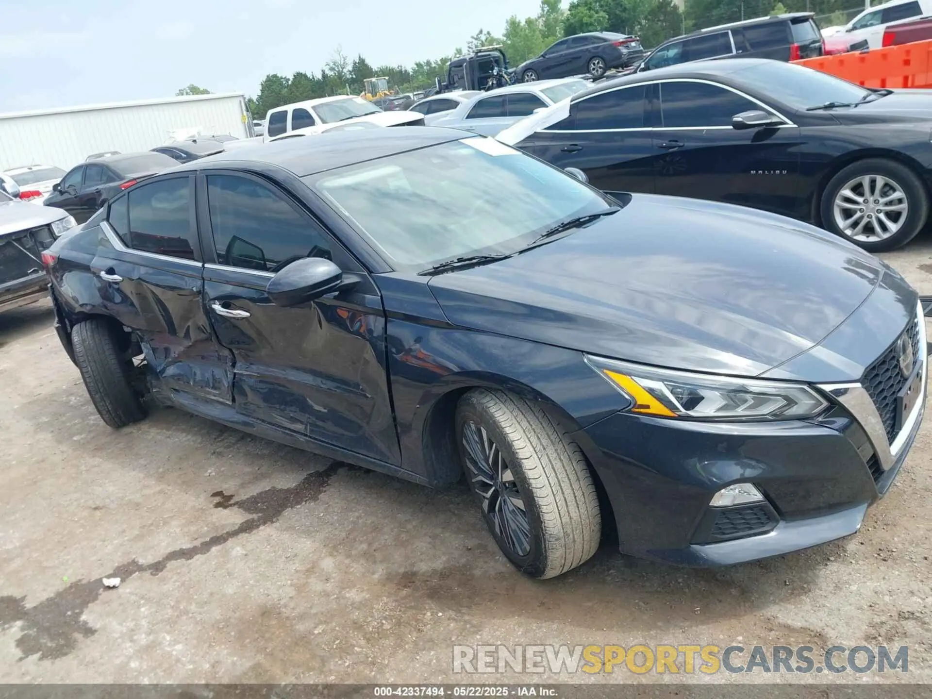 13 Photograph of a damaged car 1N4BL4DV6NN386243 NISSAN ALTIMA 2022