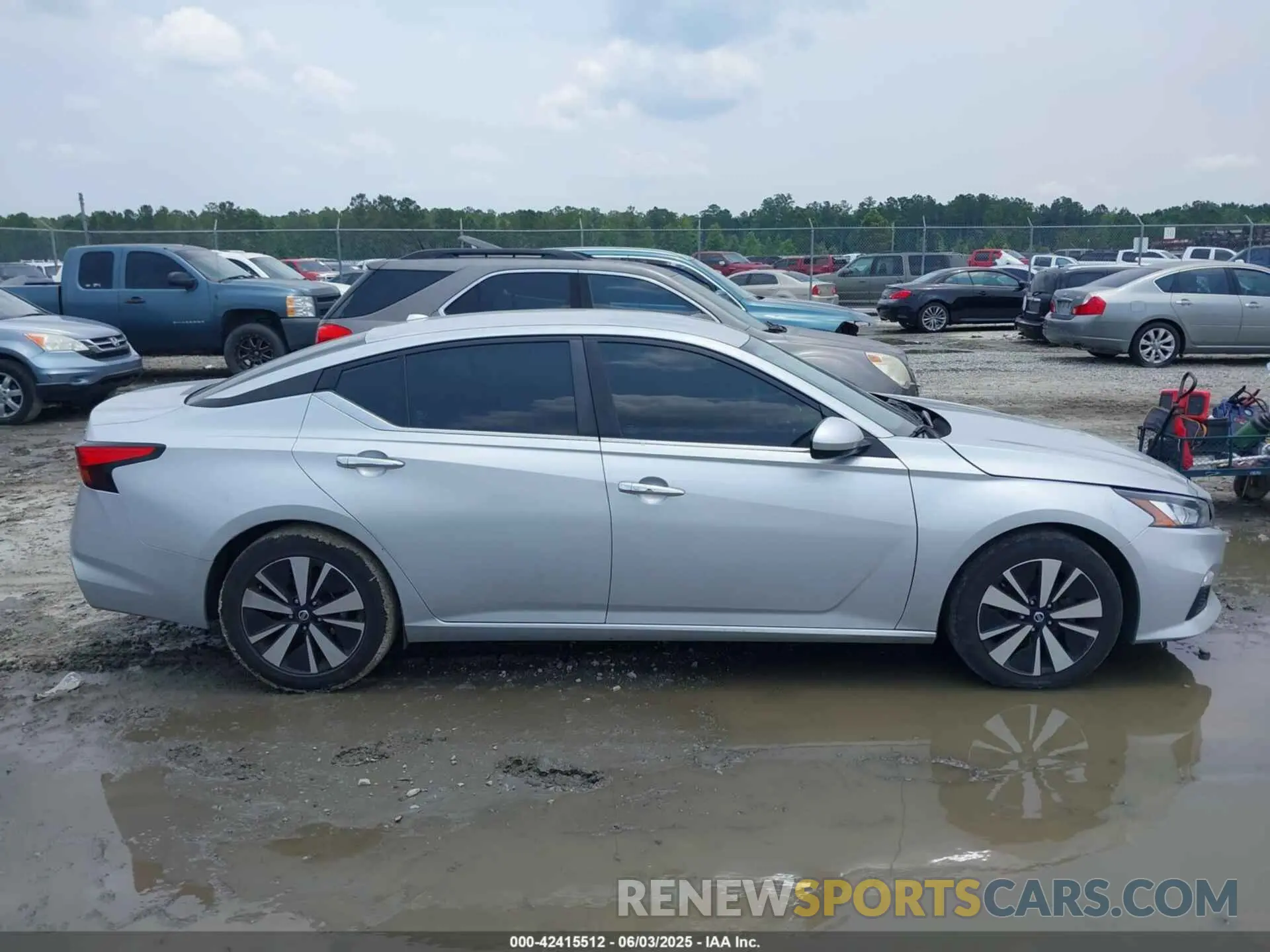 13 Photograph of a damaged car 1N4BL4DV7NN306965 NISSAN ALTIMA 2022
