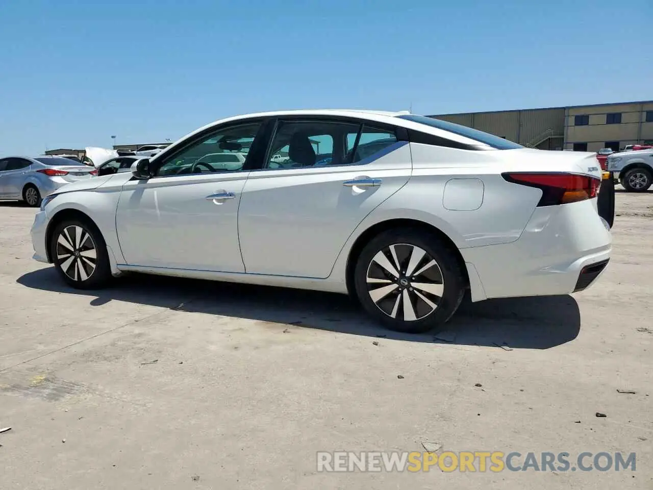 2 Photograph of a damaged car 1N4BL4DV8NN327260 NISSAN ALTIMA 2022