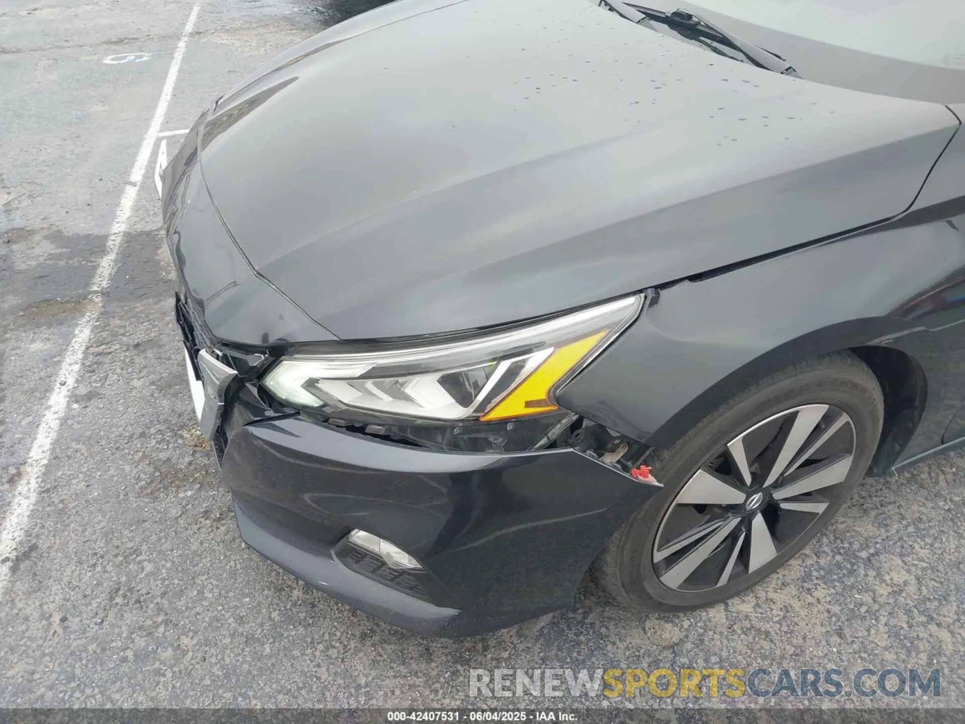 17 Photograph of a damaged car 1N4BL4DV8NN331938 NISSAN ALTIMA 2022