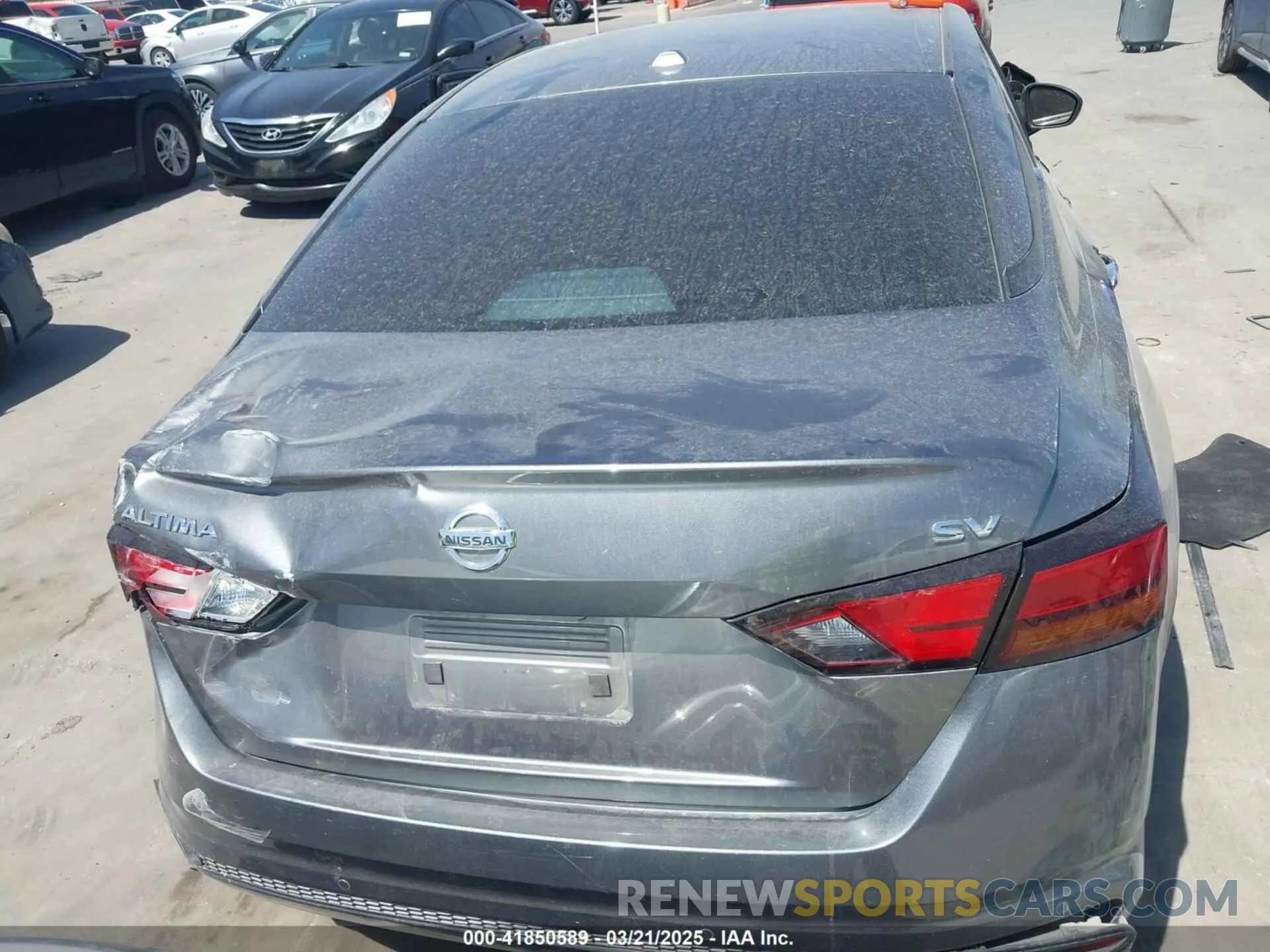 17 Photograph of a damaged car 1N4BL4DV8NN381738 NISSAN ALTIMA 2022