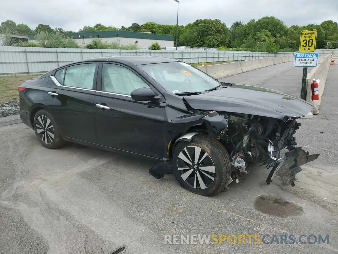 4 Photograph of a damaged car 1N4BL4DV8NN382324 NISSAN ALTIMA 2022