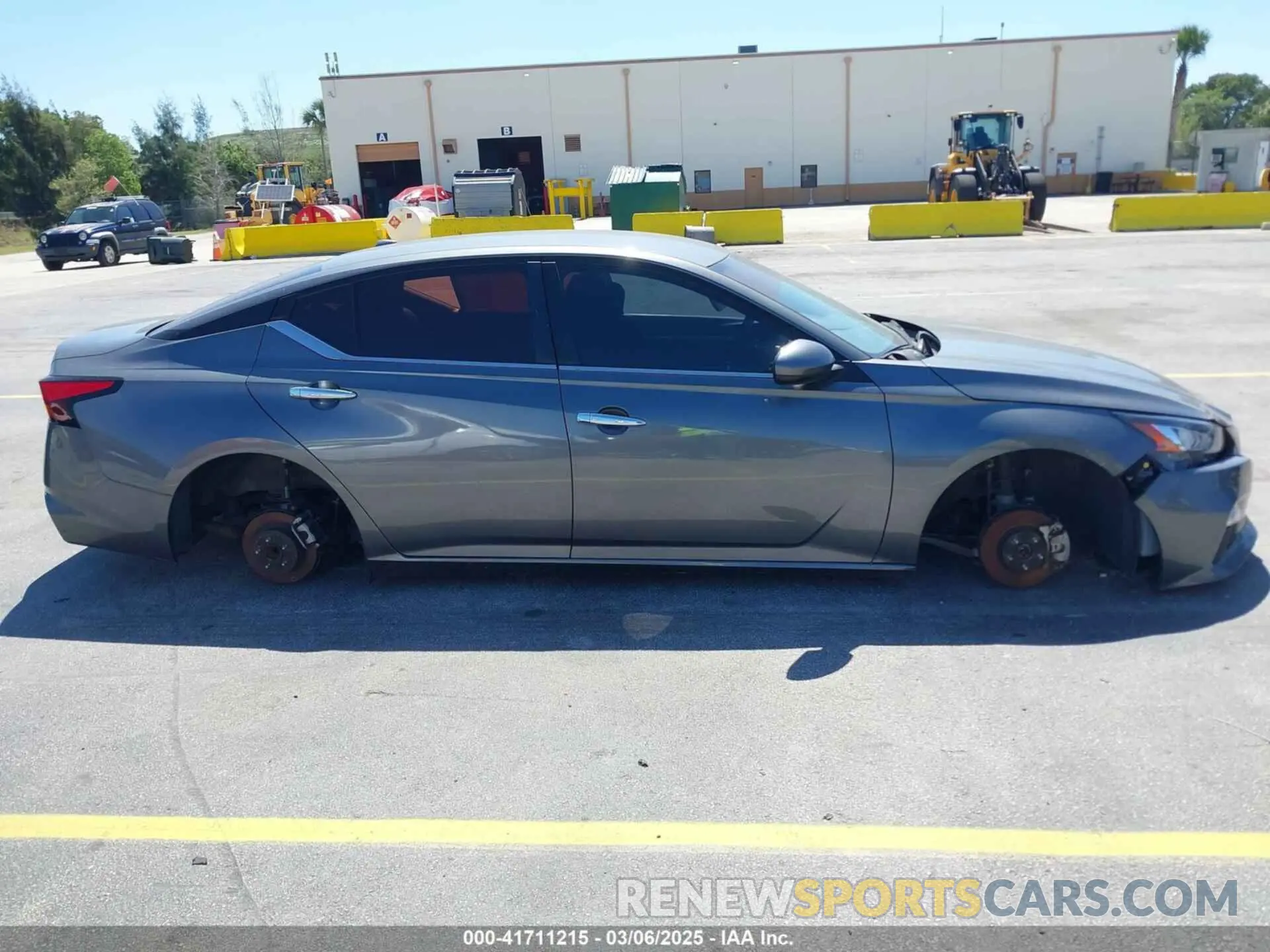 13 Photograph of a damaged car 1N4BL4DV8NN388866 NISSAN ALTIMA 2022