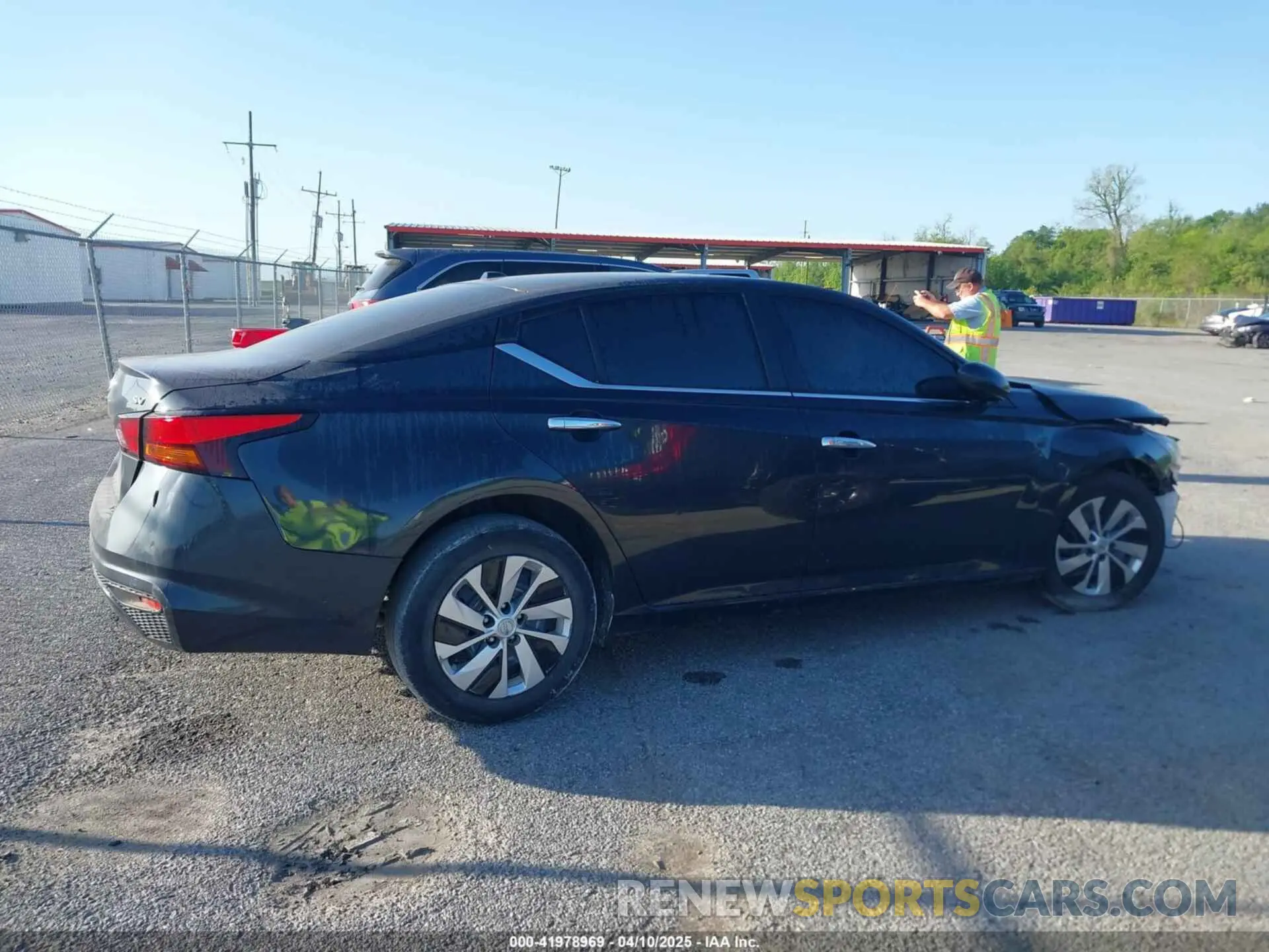 13 Photograph of a damaged car 1N4BL4DV9NN302674 NISSAN ALTIMA 2022