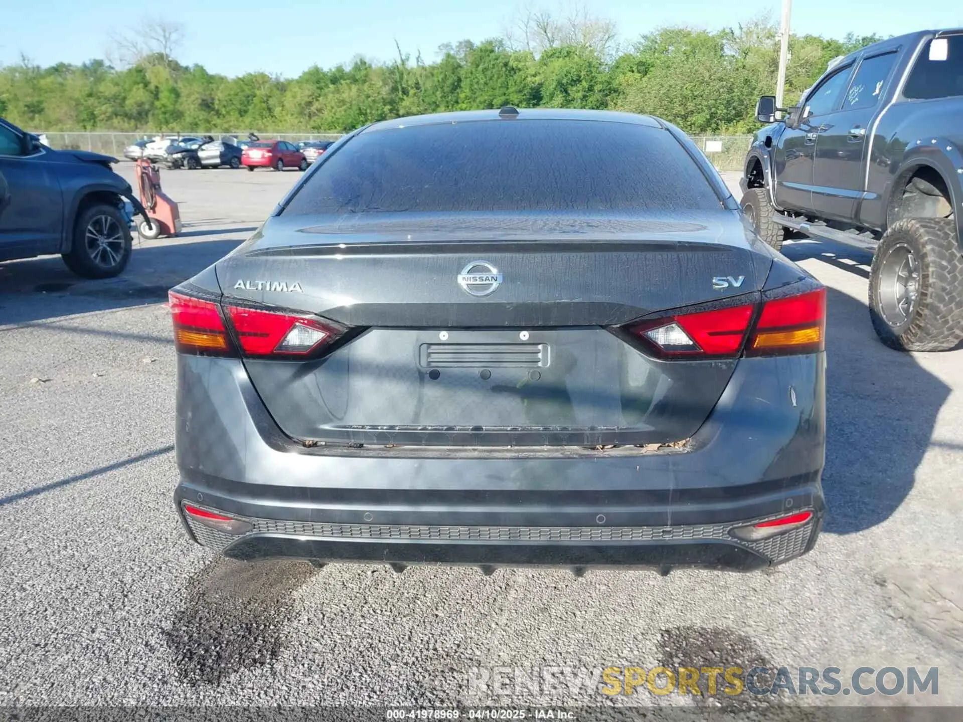 16 Photograph of a damaged car 1N4BL4DV9NN302674 NISSAN ALTIMA 2022