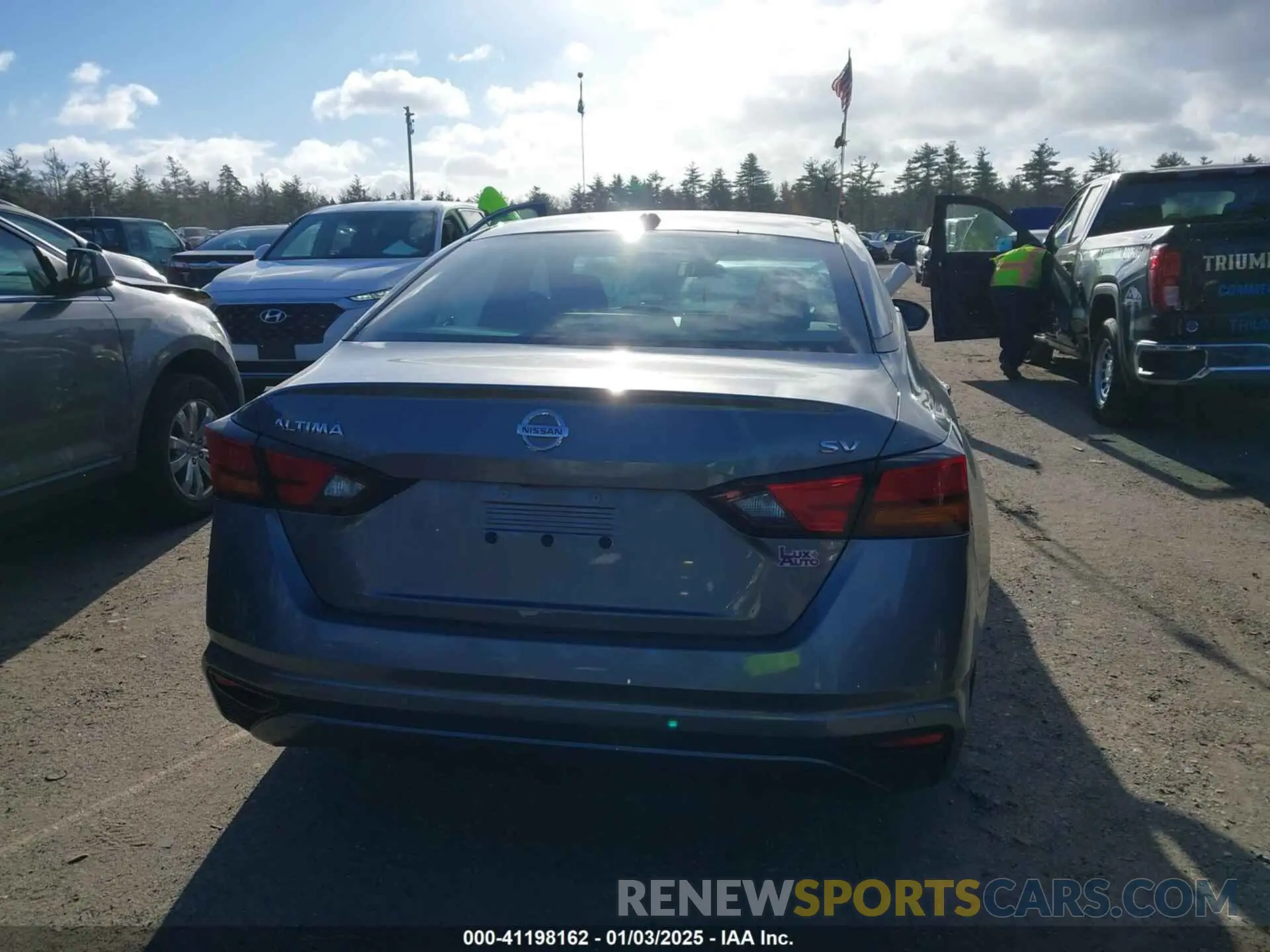 17 Photograph of a damaged car 1N4BL4DV9NN312203 NISSAN ALTIMA 2022