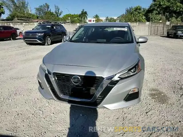 10 Photograph of a damaged car 1N4BL4DV9NN323752 NISSAN ALTIMA 2022