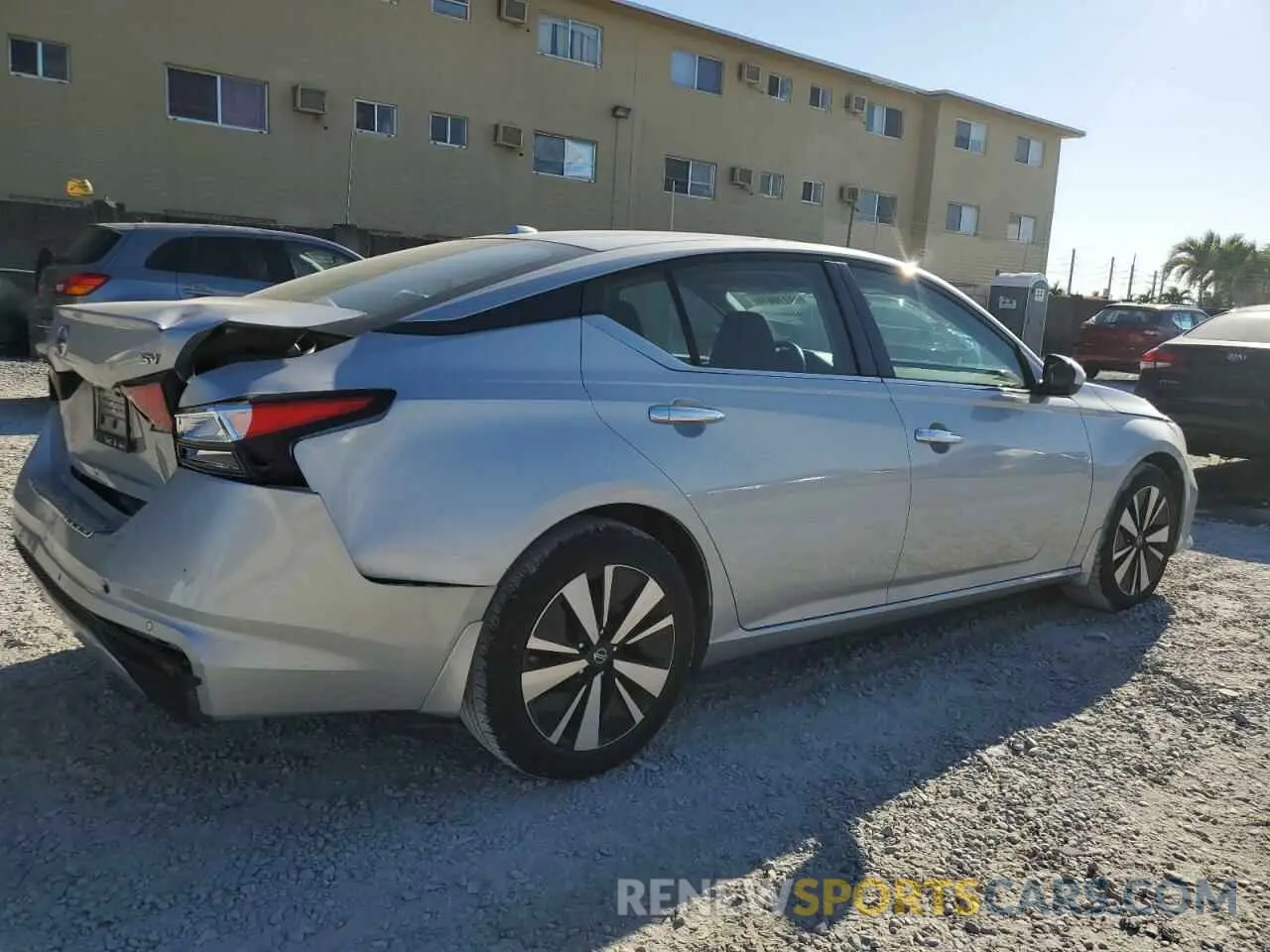 3 Photograph of a damaged car 1N4BL4DV9NN323752 NISSAN ALTIMA 2022