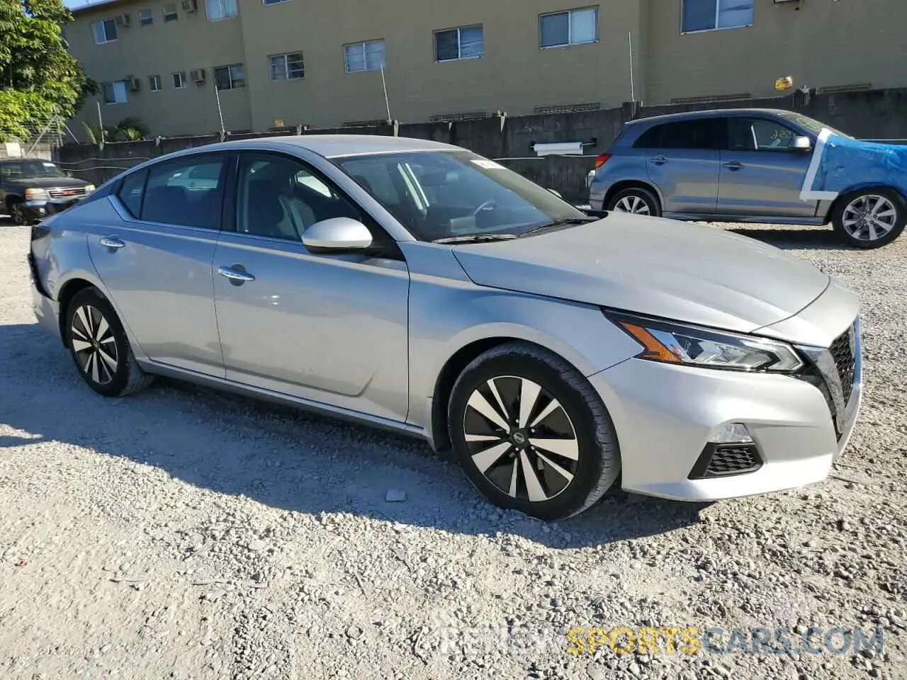 4 Photograph of a damaged car 1N4BL4DV9NN323752 NISSAN ALTIMA 2022
