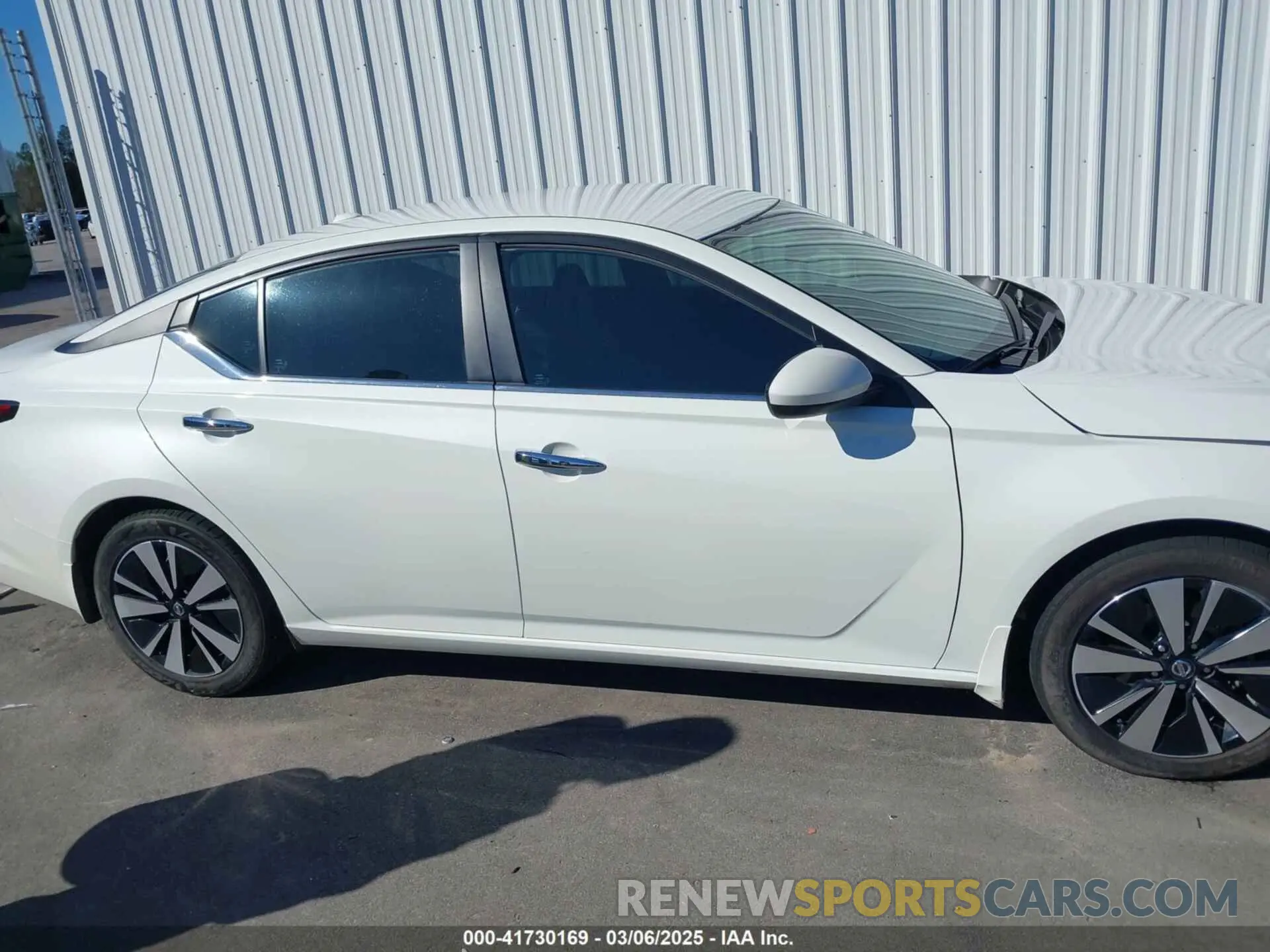 14 Photograph of a damaged car 1N4BL4DV9NN323850 NISSAN ALTIMA 2022