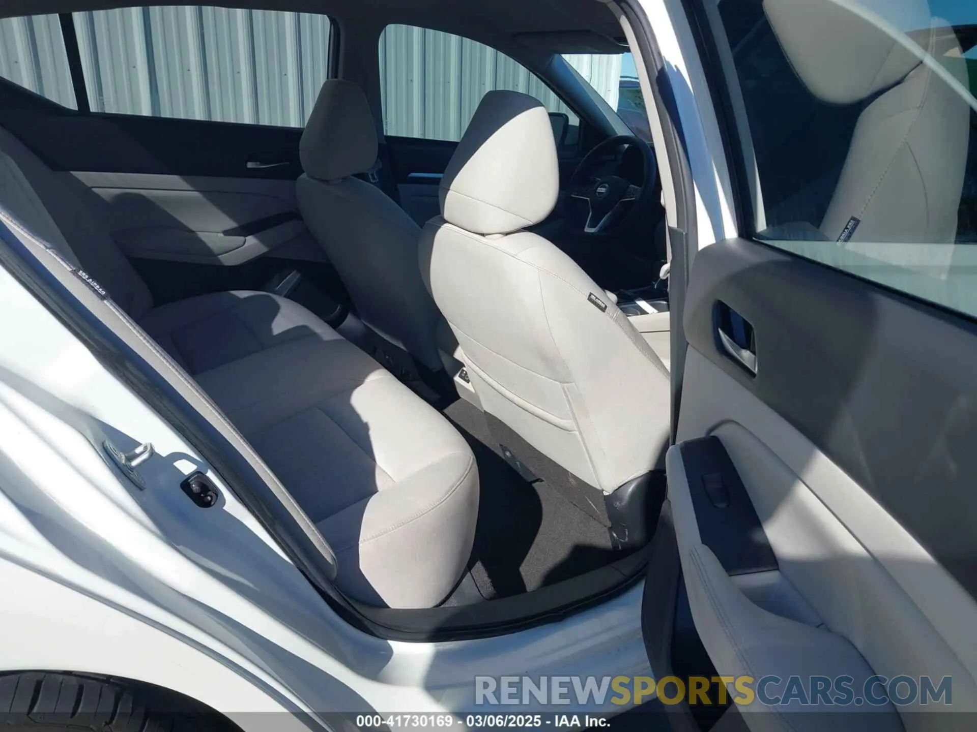 8 Photograph of a damaged car 1N4BL4DV9NN323850 NISSAN ALTIMA 2022