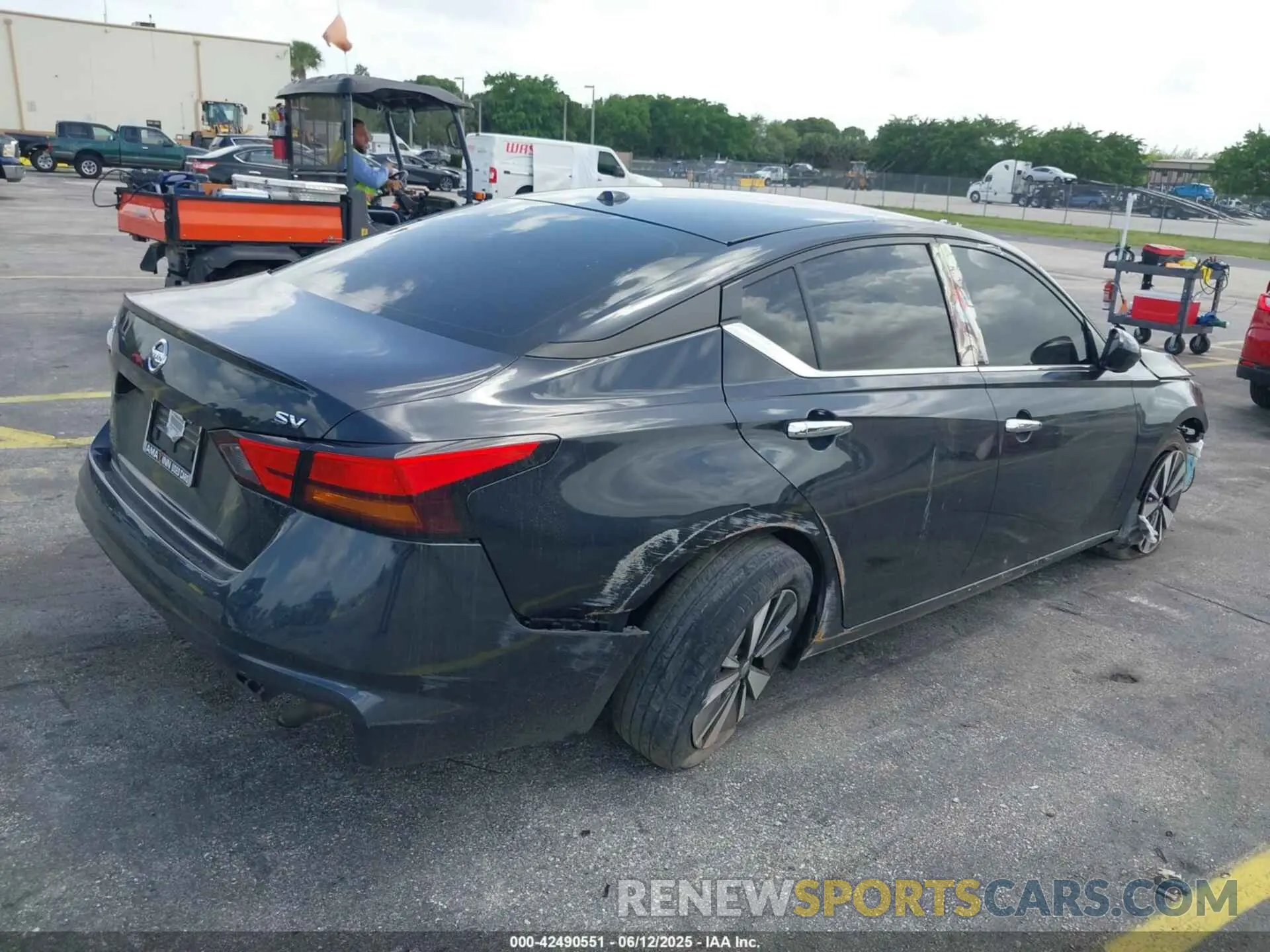 4 Photograph of a damaged car 1N4BL4DV9NN342916 NISSAN ALTIMA 2022