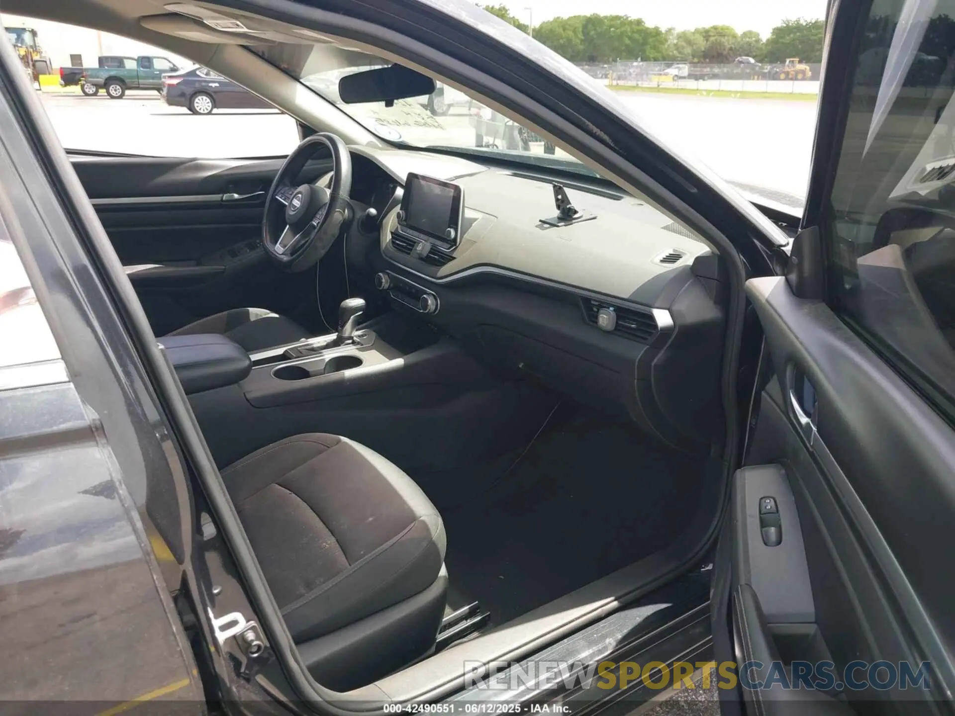 5 Photograph of a damaged car 1N4BL4DV9NN342916 NISSAN ALTIMA 2022