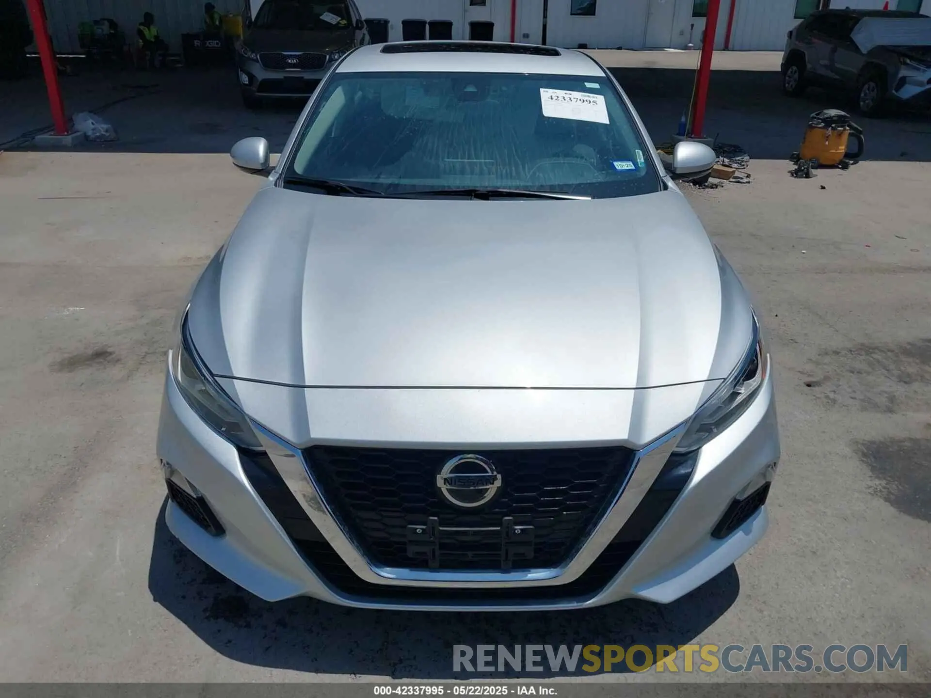 13 Photograph of a damaged car 1N4BL4DV9NN356248 NISSAN ALTIMA 2022