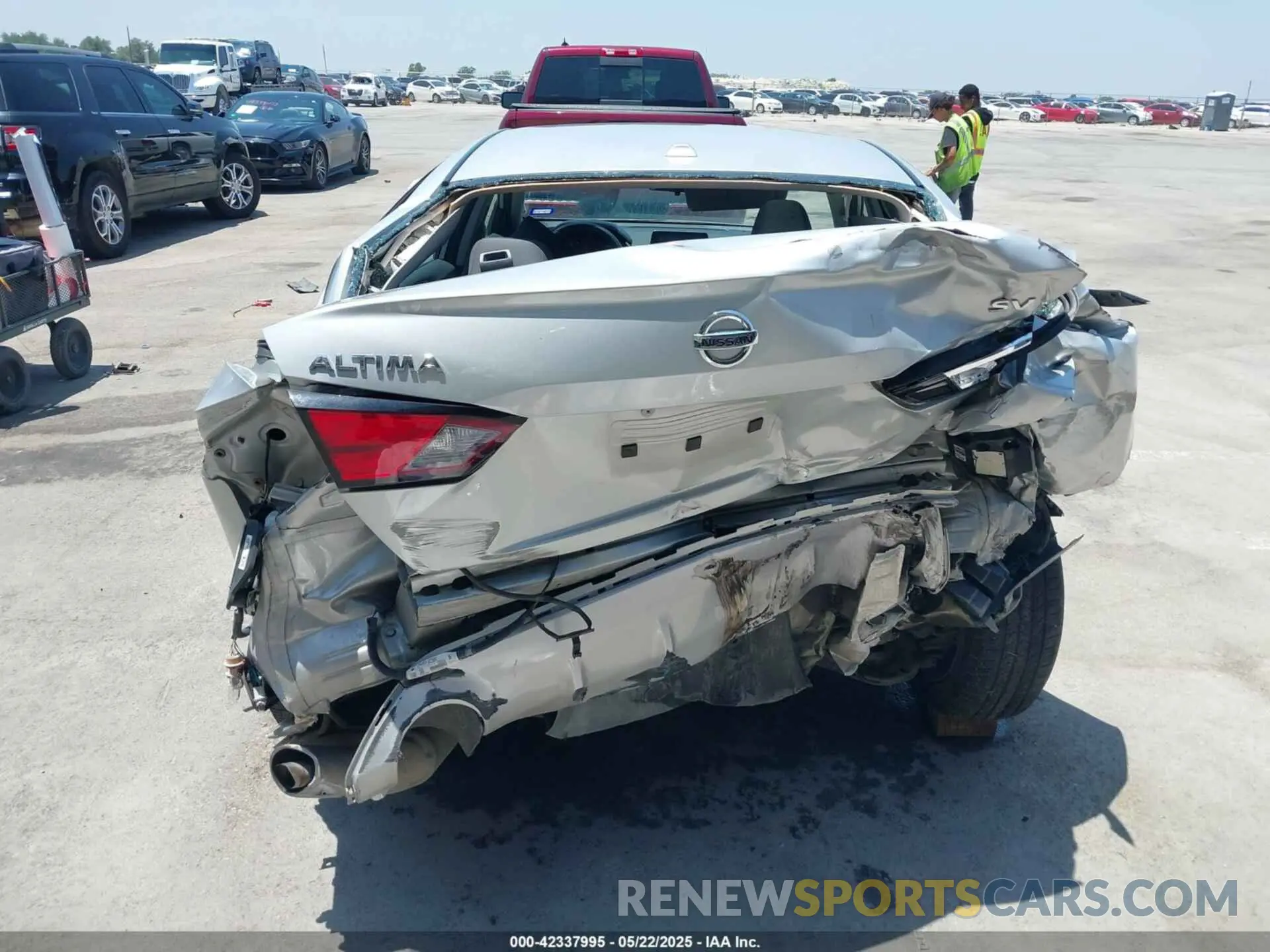 17 Photograph of a damaged car 1N4BL4DV9NN356248 NISSAN ALTIMA 2022