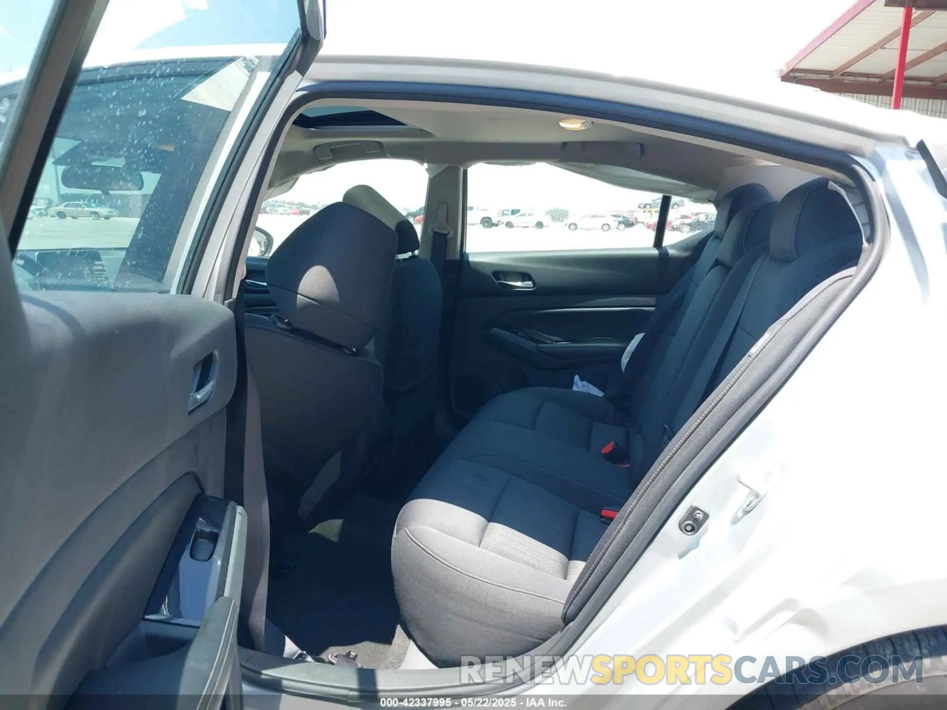 8 Photograph of a damaged car 1N4BL4DV9NN356248 NISSAN ALTIMA 2022