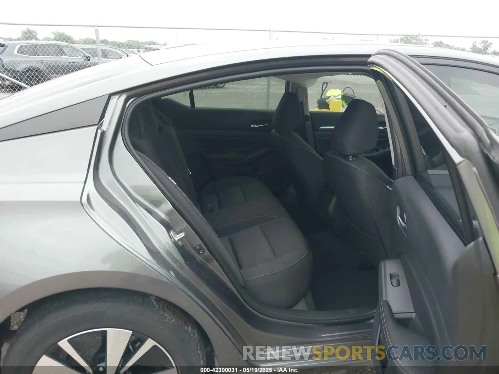 8 Photograph of a damaged car 1N4BL4DV9NN391324 NISSAN ALTIMA 2022