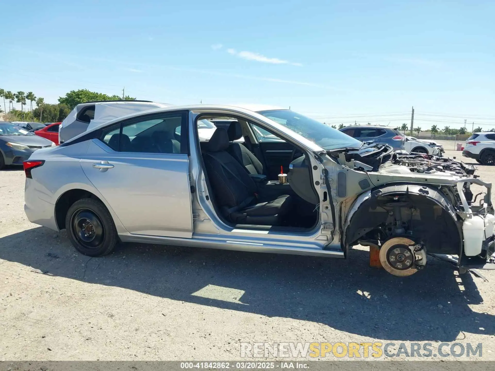 13 Photograph of a damaged car 1N4BL4DV9NN395888 NISSAN ALTIMA 2022