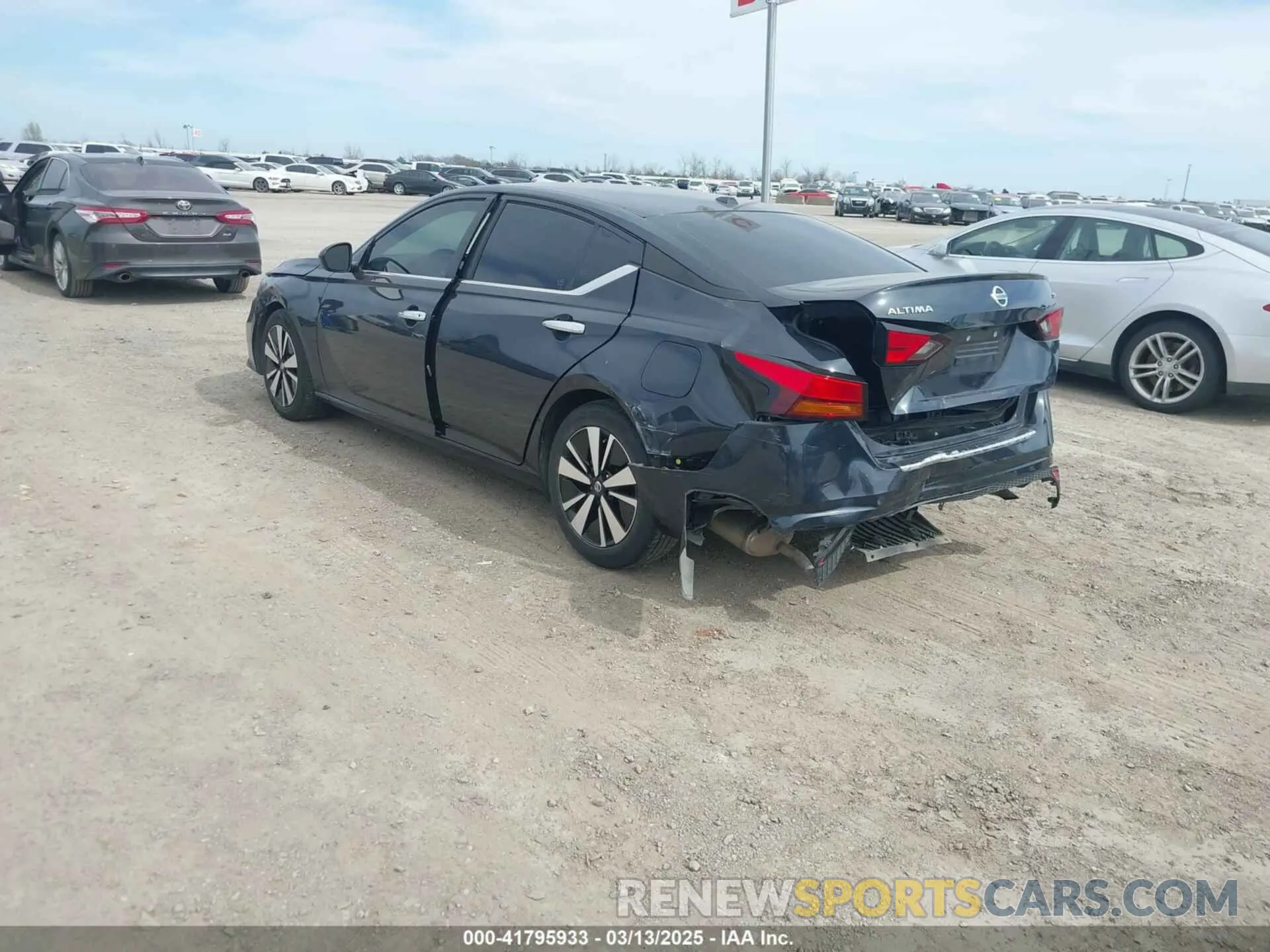 3 Photograph of a damaged car 1N4BL4DV9NN413922 NISSAN ALTIMA 2022