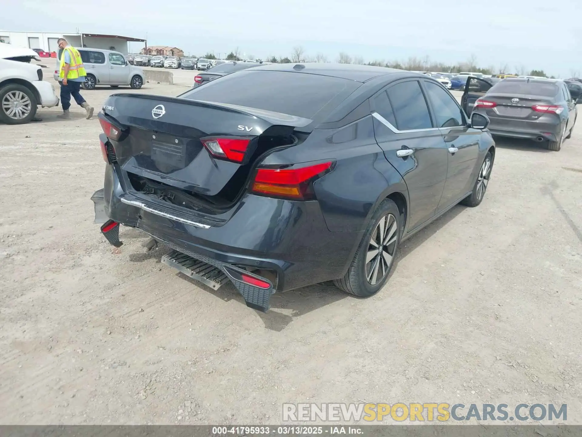4 Photograph of a damaged car 1N4BL4DV9NN413922 NISSAN ALTIMA 2022