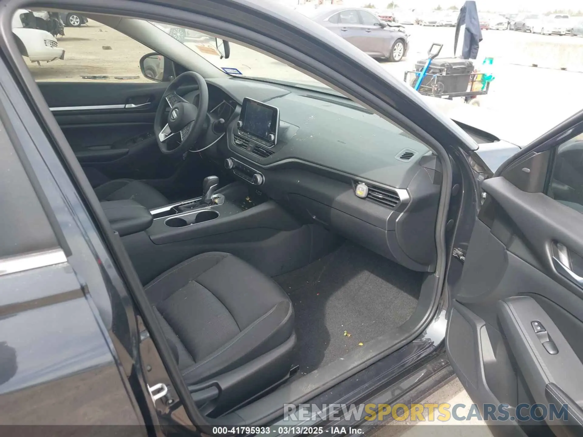 5 Photograph of a damaged car 1N4BL4DV9NN413922 NISSAN ALTIMA 2022