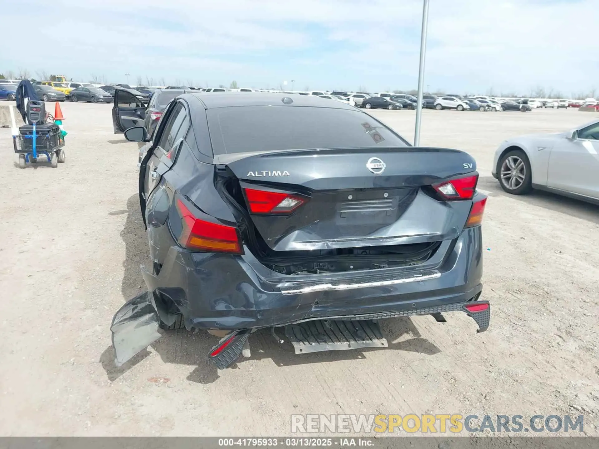6 Photograph of a damaged car 1N4BL4DV9NN413922 NISSAN ALTIMA 2022