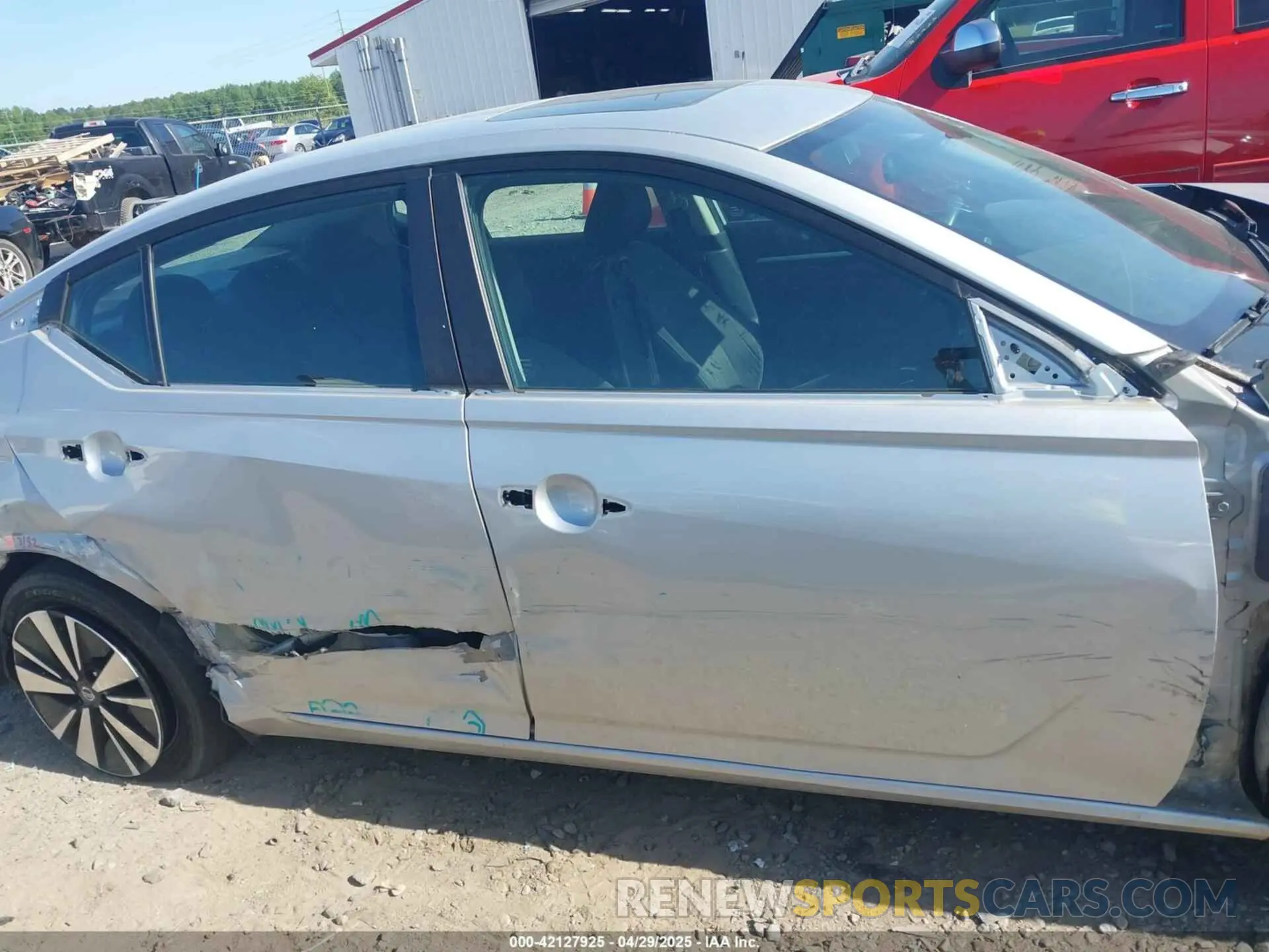 14 Photograph of a damaged car 1N4BL4DVXNN308841 NISSAN ALTIMA 2022
