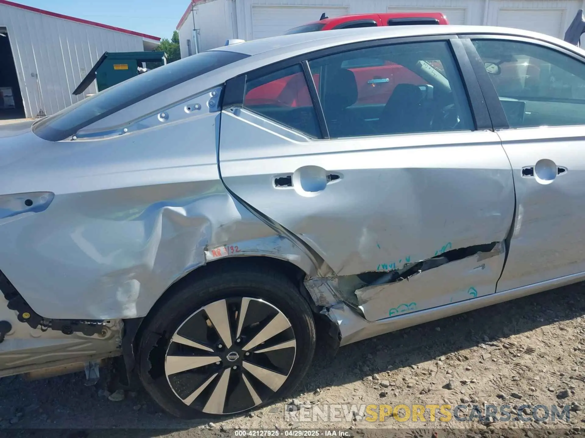 19 Photograph of a damaged car 1N4BL4DVXNN308841 NISSAN ALTIMA 2022