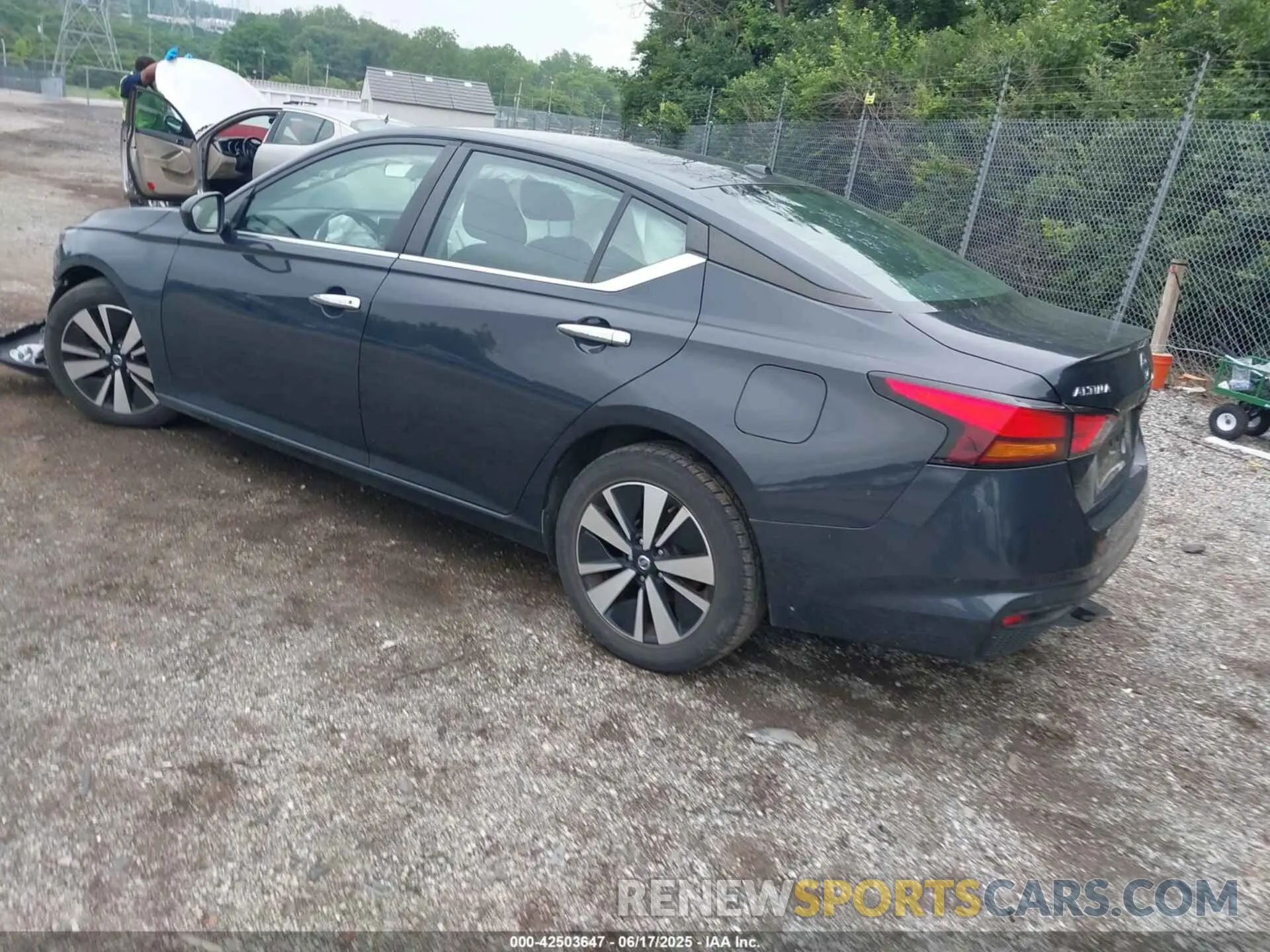 3 Photograph of a damaged car 1N4BL4DVXNN319841 NISSAN ALTIMA 2022