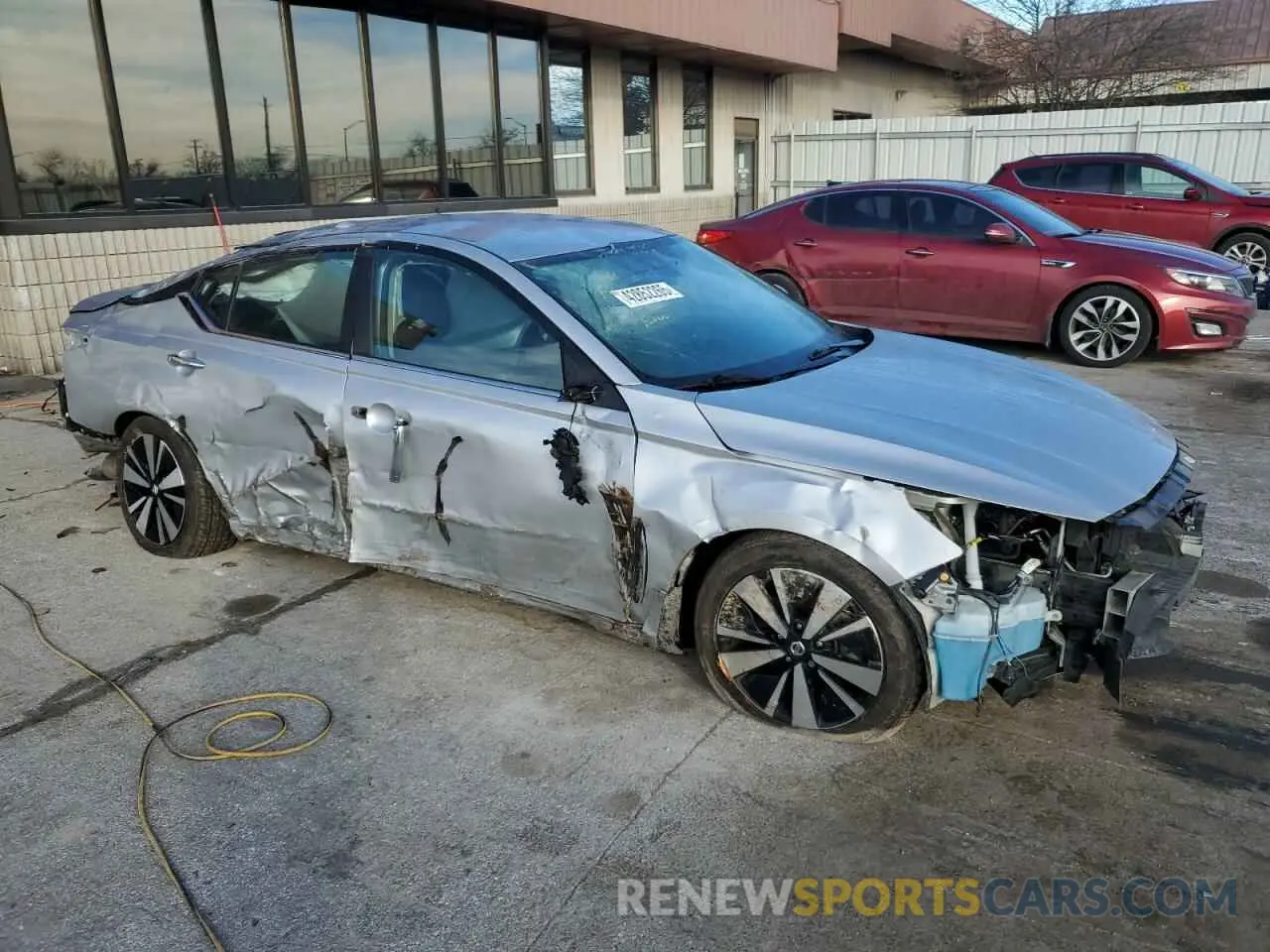 4 Photograph of a damaged car 1N4BL4DVXNN323663 NISSAN ALTIMA 2022