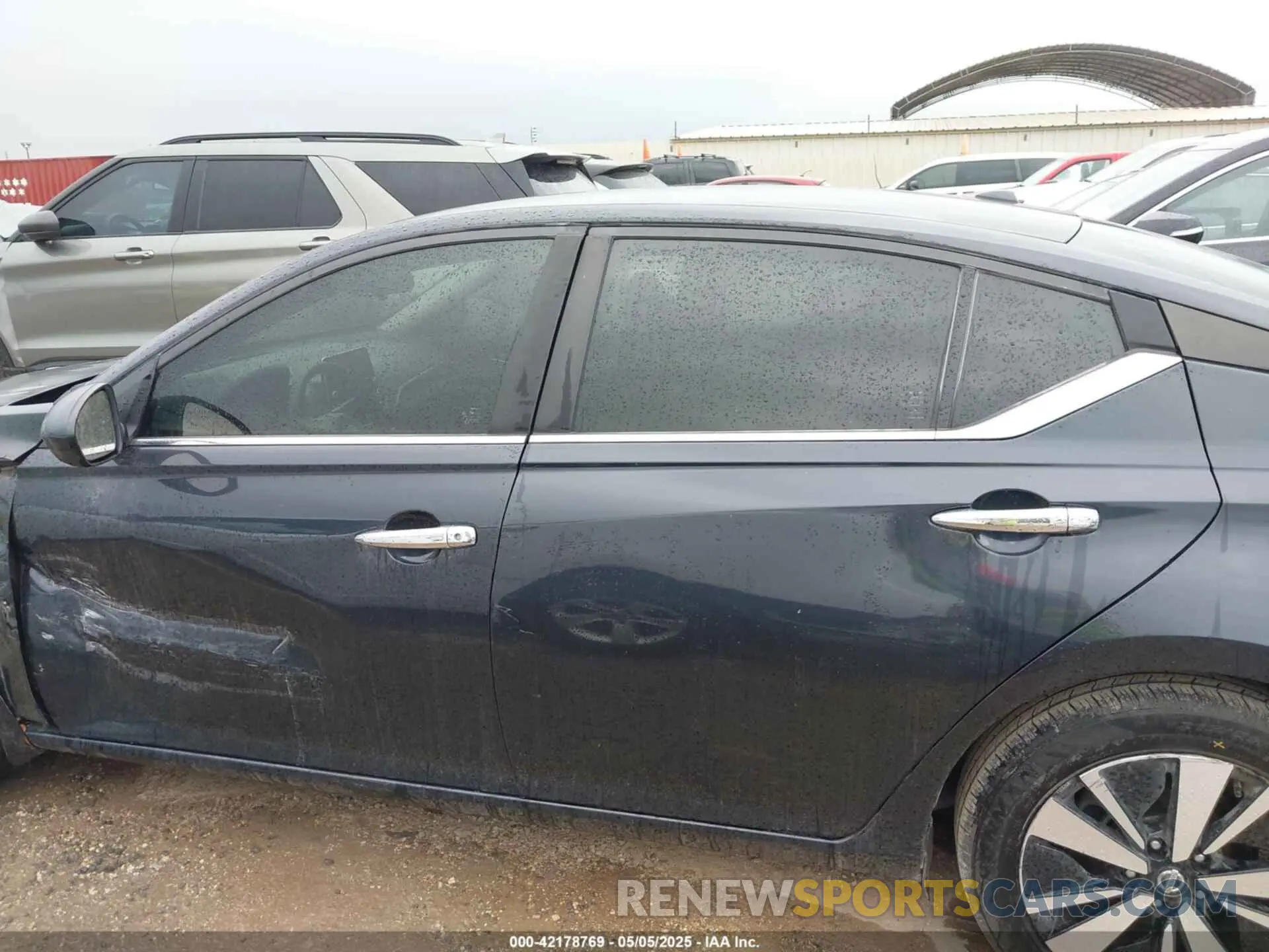 14 Photograph of a damaged car 1N4BL4DVXNN324148 NISSAN ALTIMA 2022