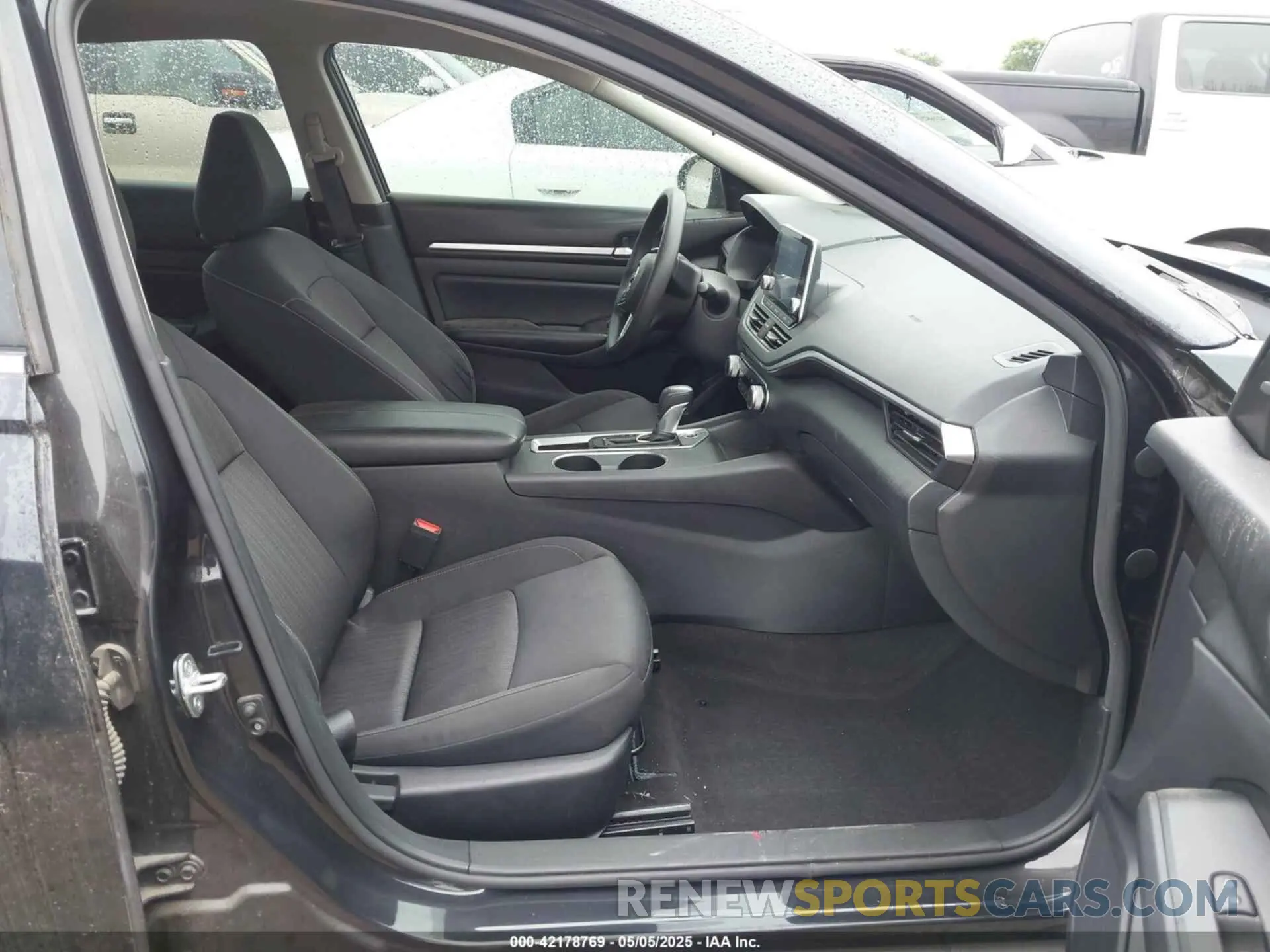 8 Photograph of a damaged car 1N4BL4DVXNN324148 NISSAN ALTIMA 2022