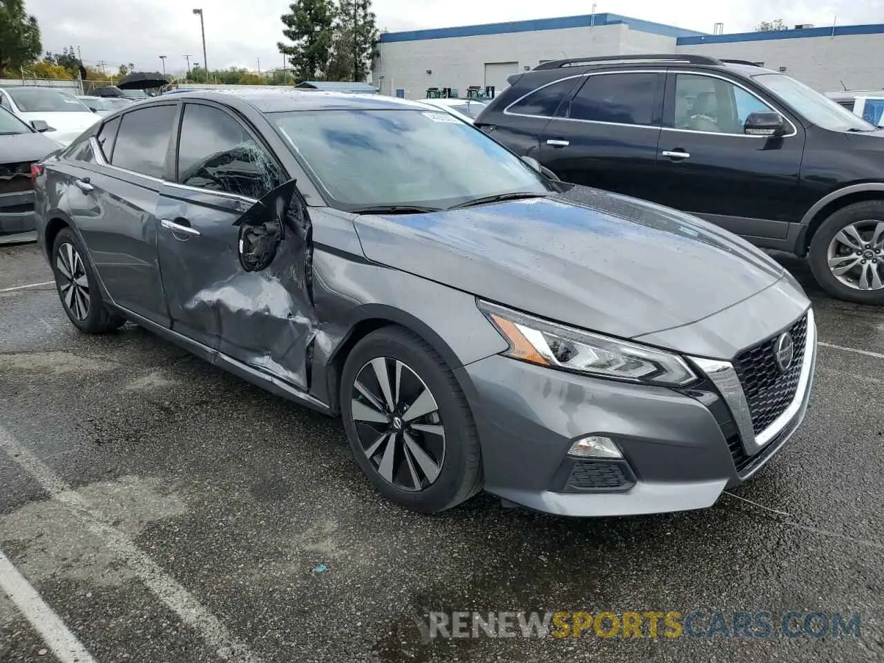 4 Photograph of a damaged car 1N4BL4DVXNN334663 NISSAN ALTIMA 2022