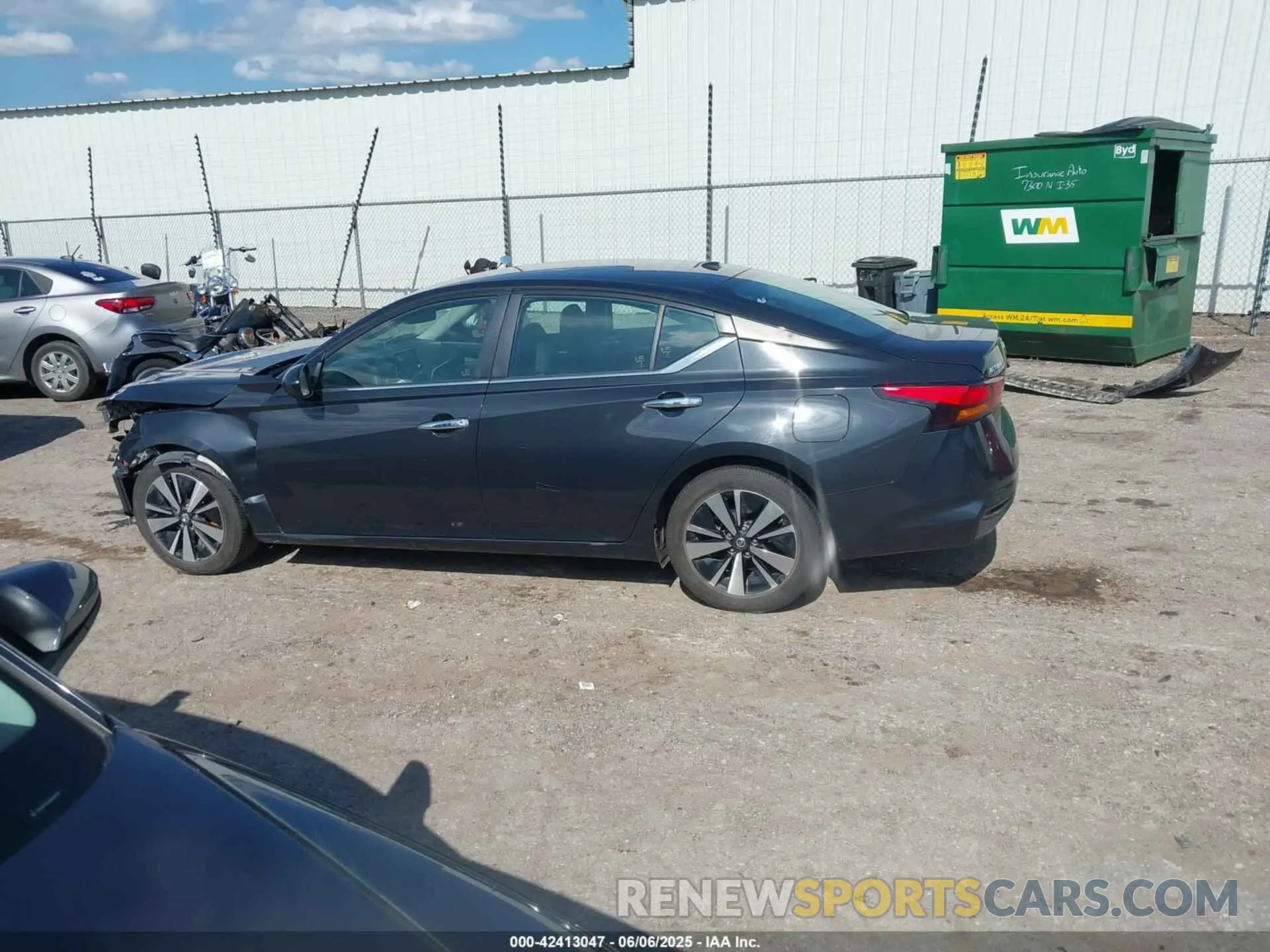 13 Photograph of a damaged car 1N4BL4DVXNN380851 NISSAN ALTIMA 2022