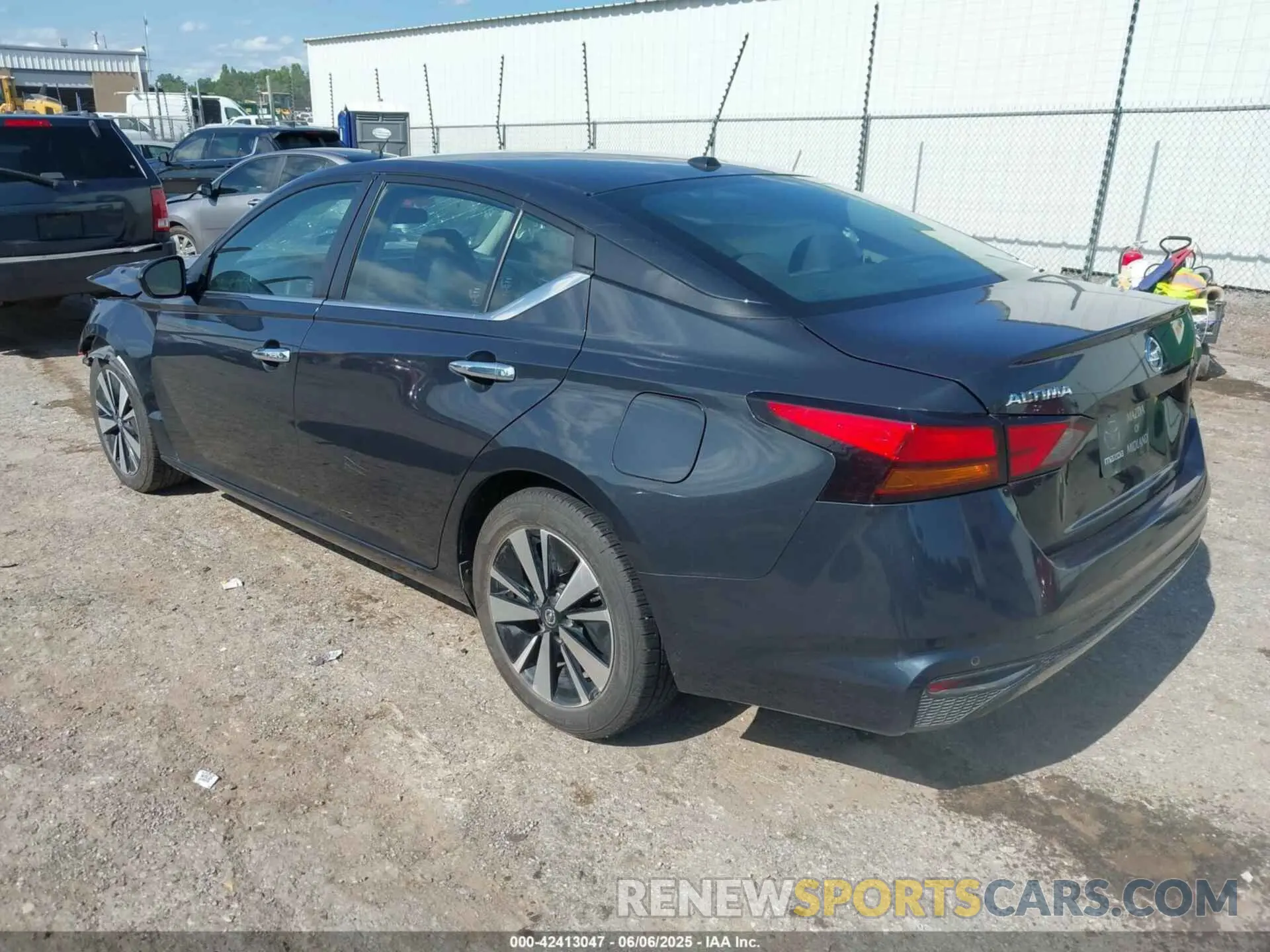 3 Photograph of a damaged car 1N4BL4DVXNN380851 NISSAN ALTIMA 2022