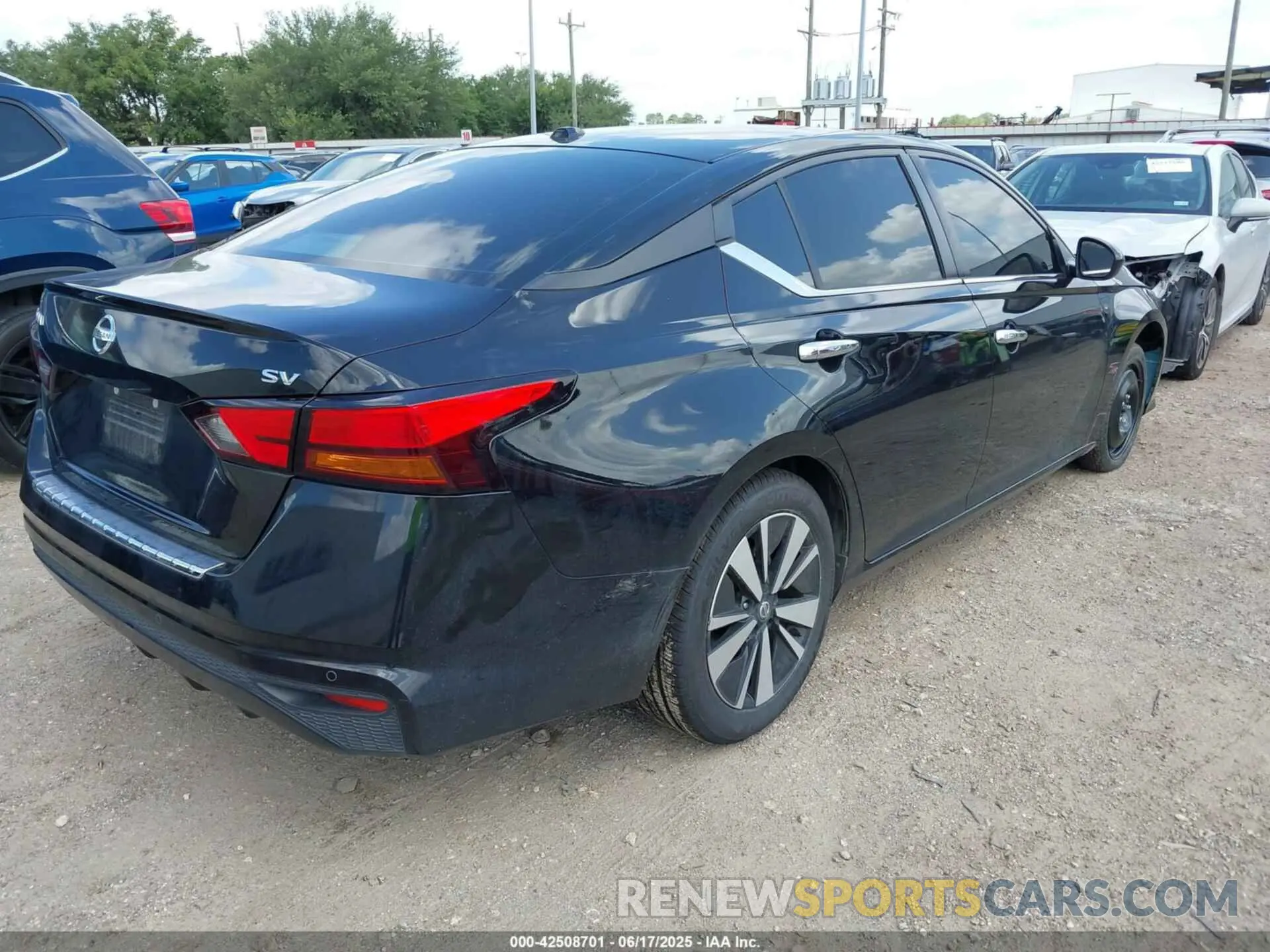 4 Photograph of a damaged car 1N4BL4DVXNN401438 NISSAN ALTIMA 2022