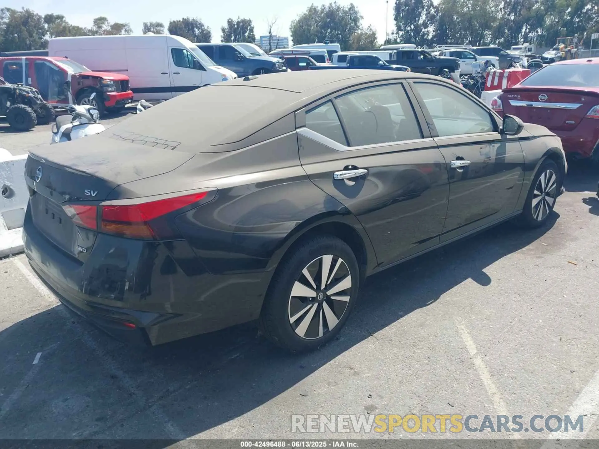 4 Photograph of a damaged car 1N4BL4DW0NN366921 NISSAN ALTIMA 2022