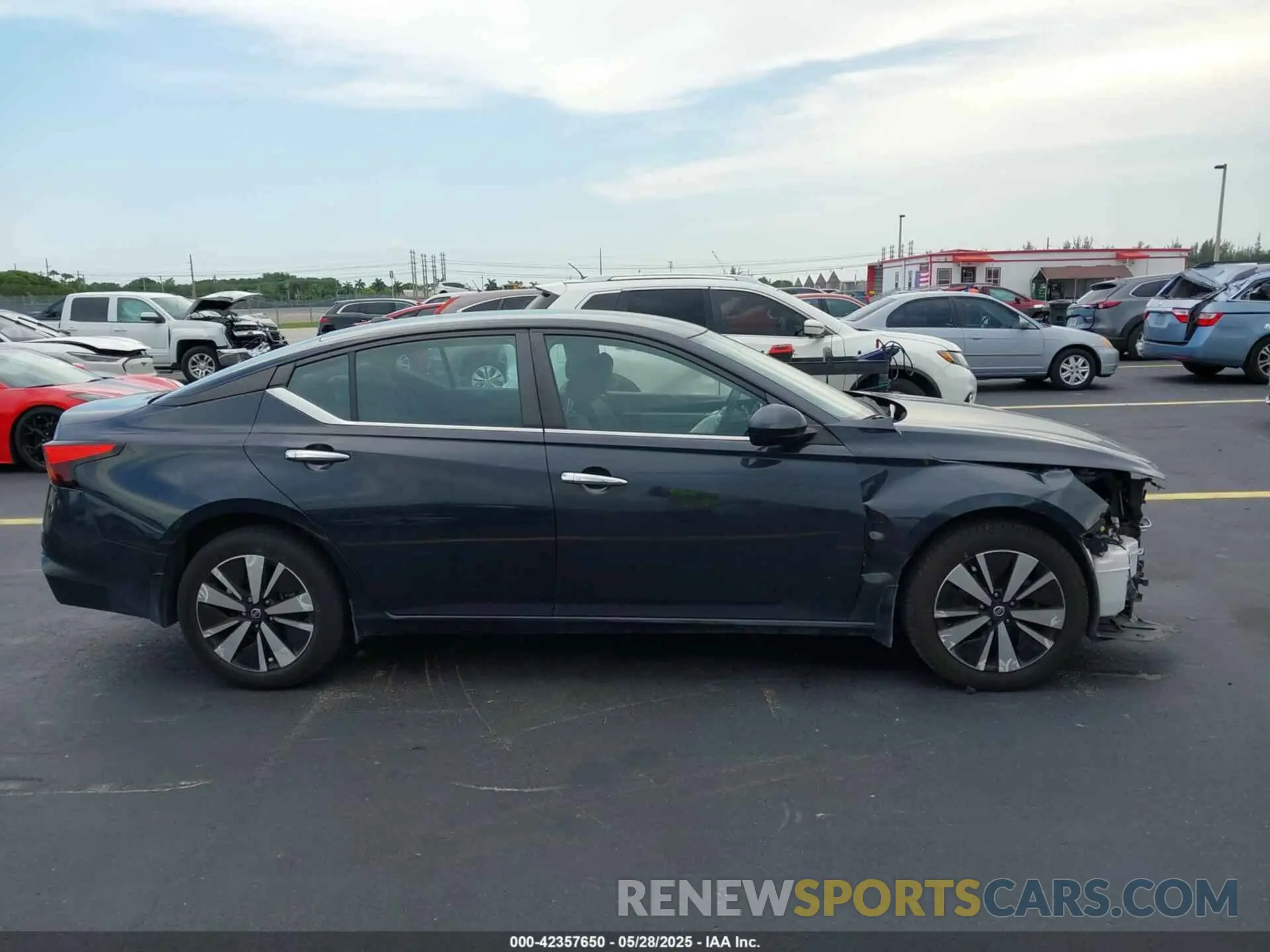 14 Photograph of a damaged car 1N4BL4DW1NN308624 NISSAN ALTIMA 2022