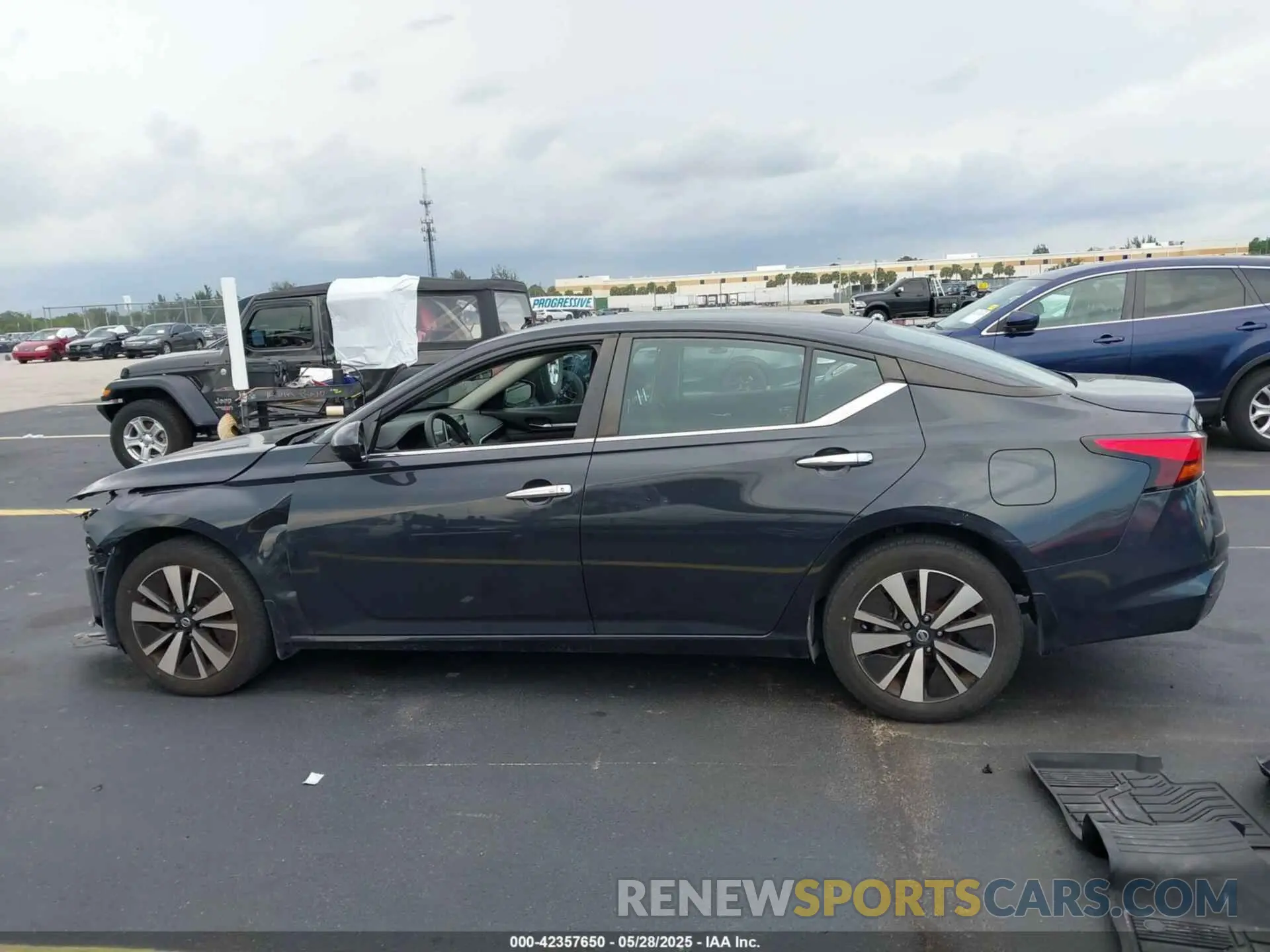 15 Photograph of a damaged car 1N4BL4DW1NN308624 NISSAN ALTIMA 2022