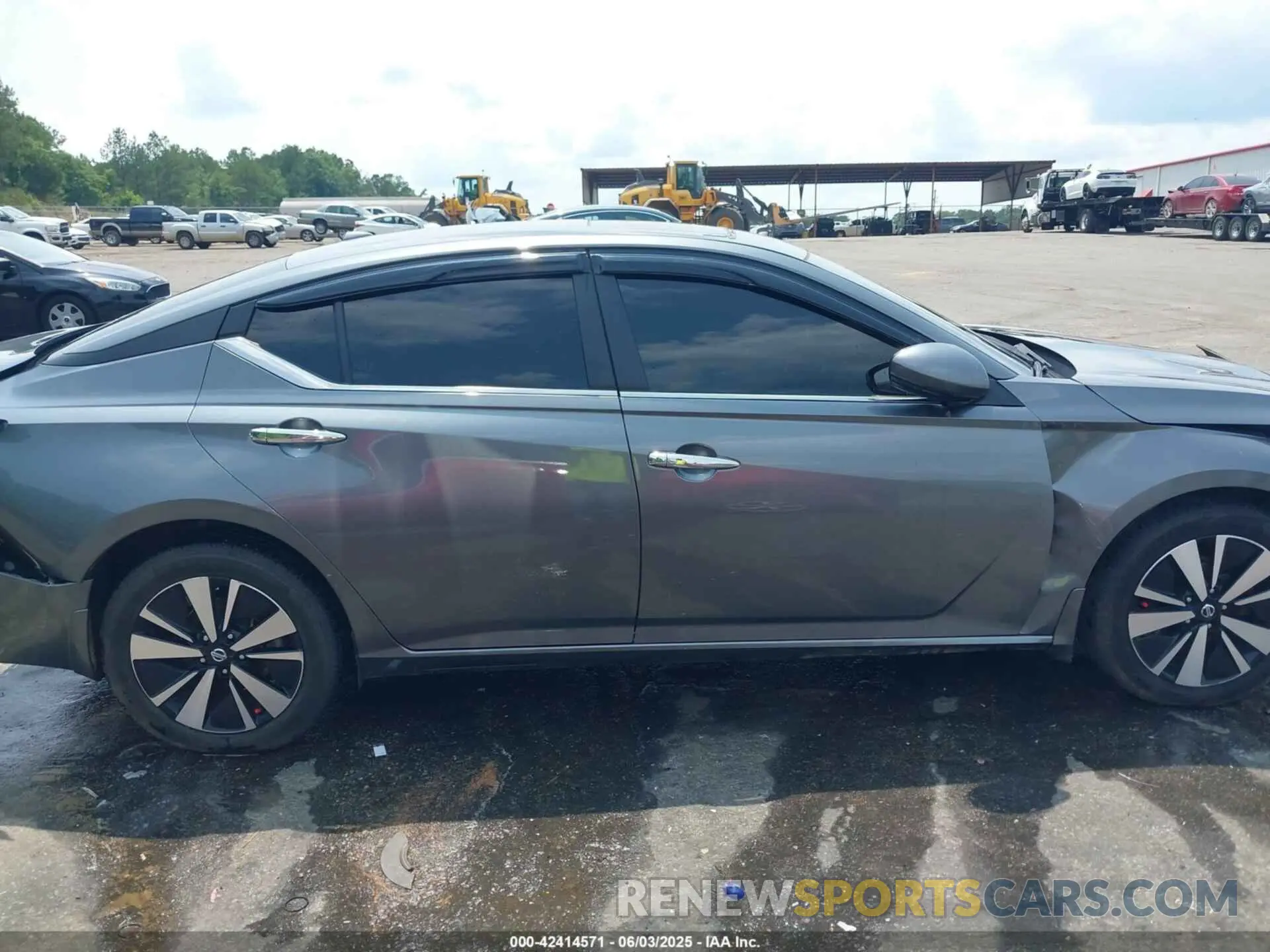 13 Photograph of a damaged car 1N4BL4DW6NN354983 NISSAN ALTIMA 2022