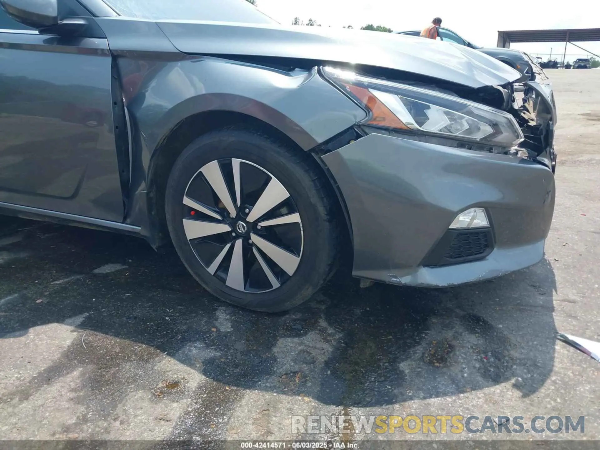 18 Photograph of a damaged car 1N4BL4DW6NN354983 NISSAN ALTIMA 2022