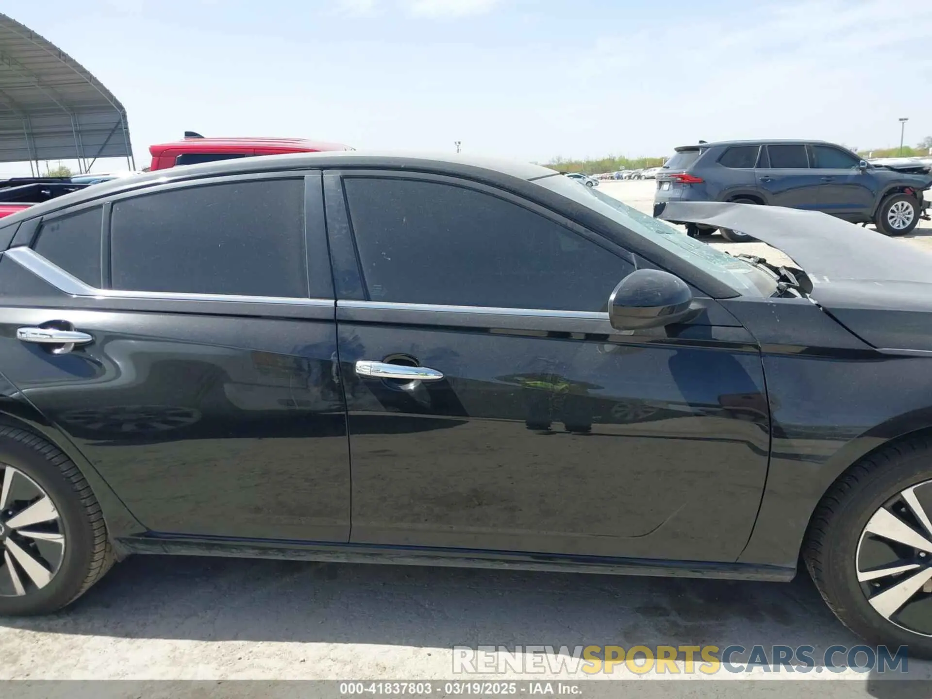12 Photograph of a damaged car 1N4BL4DW9NN355559 NISSAN ALTIMA 2022