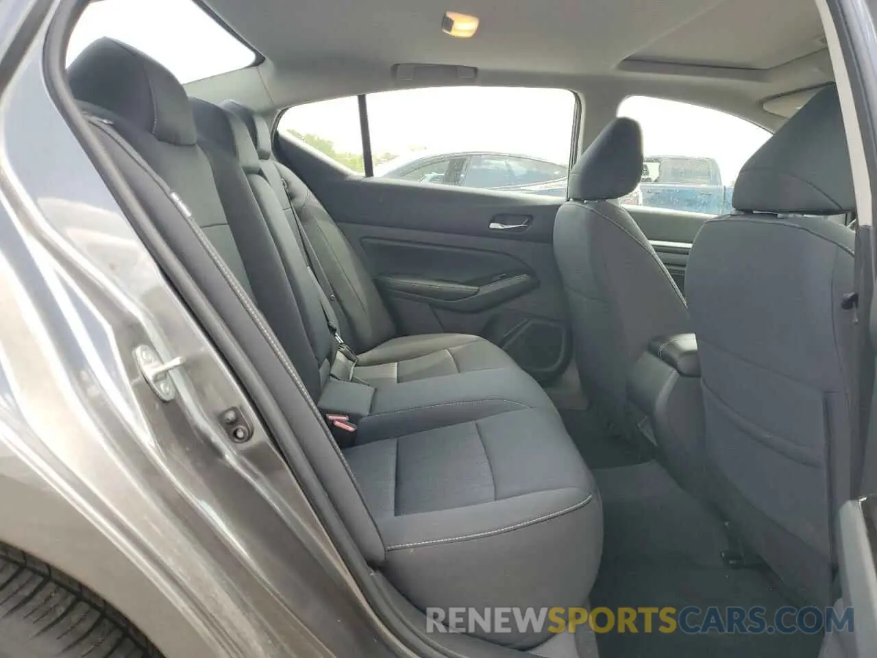 10 Photograph of a damaged car 1N4BL4DWXNN307942 NISSAN ALTIMA 2022
